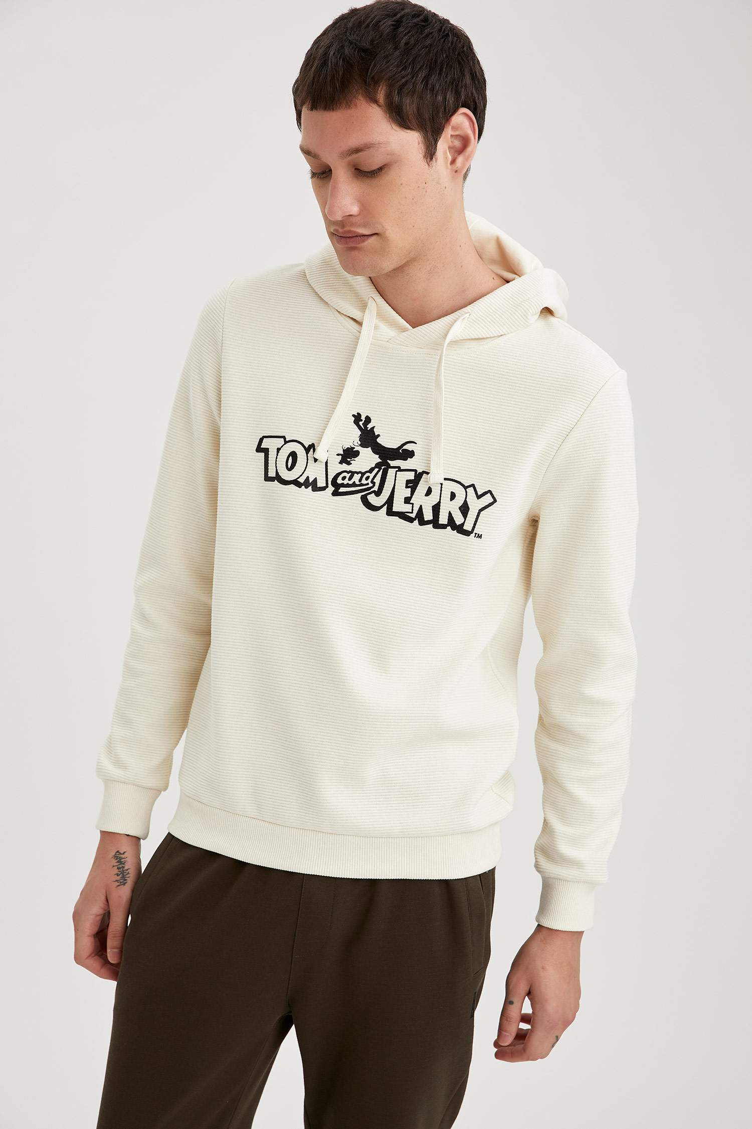 Tom ve Jerry Lisanslı Slim Fit Kapüşonlu Sweatshirt