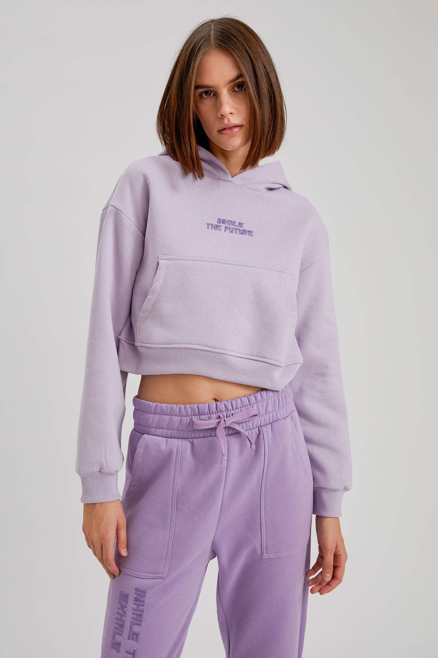 Regular Fit Kapüşonlu Kanguru Cepli Uzun Kollu Sweatshirt
