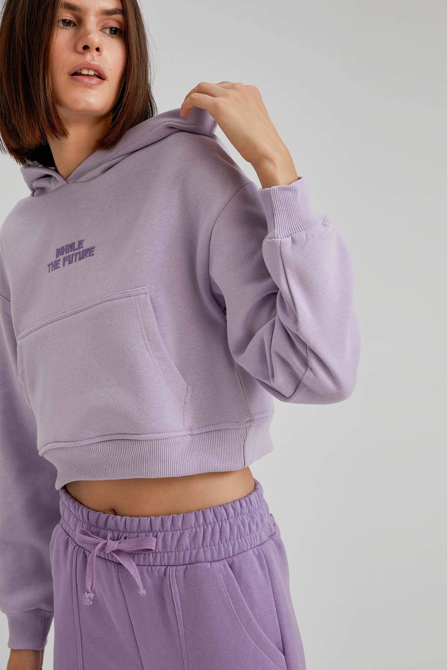 Regular Fit Kapüşonlu Kanguru Cepli Uzun Kollu Sweatshirt