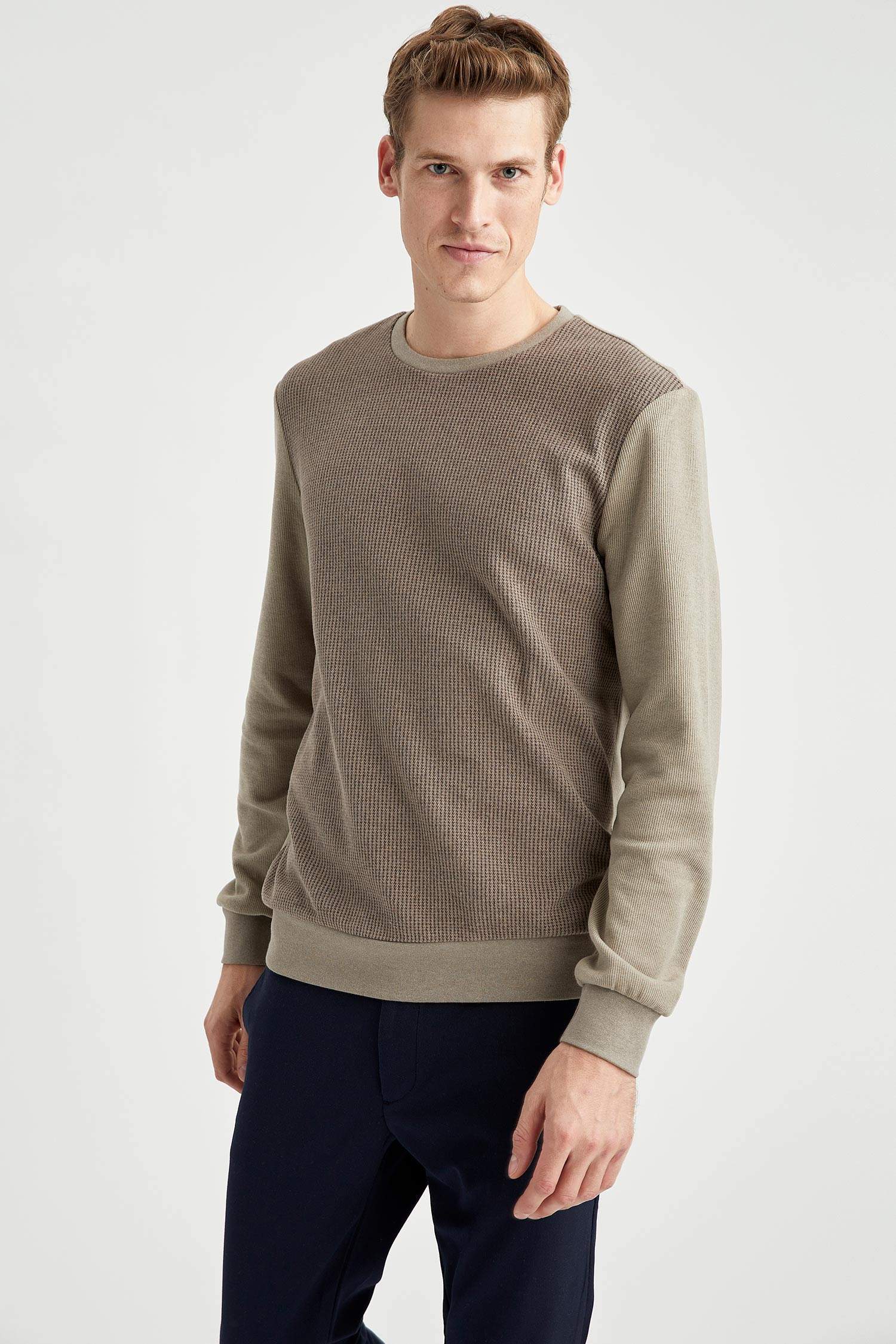 Slim Fit Bisiklet Yaka Fermuarsız Pamuklu Uzun Kollu Sweatshirt