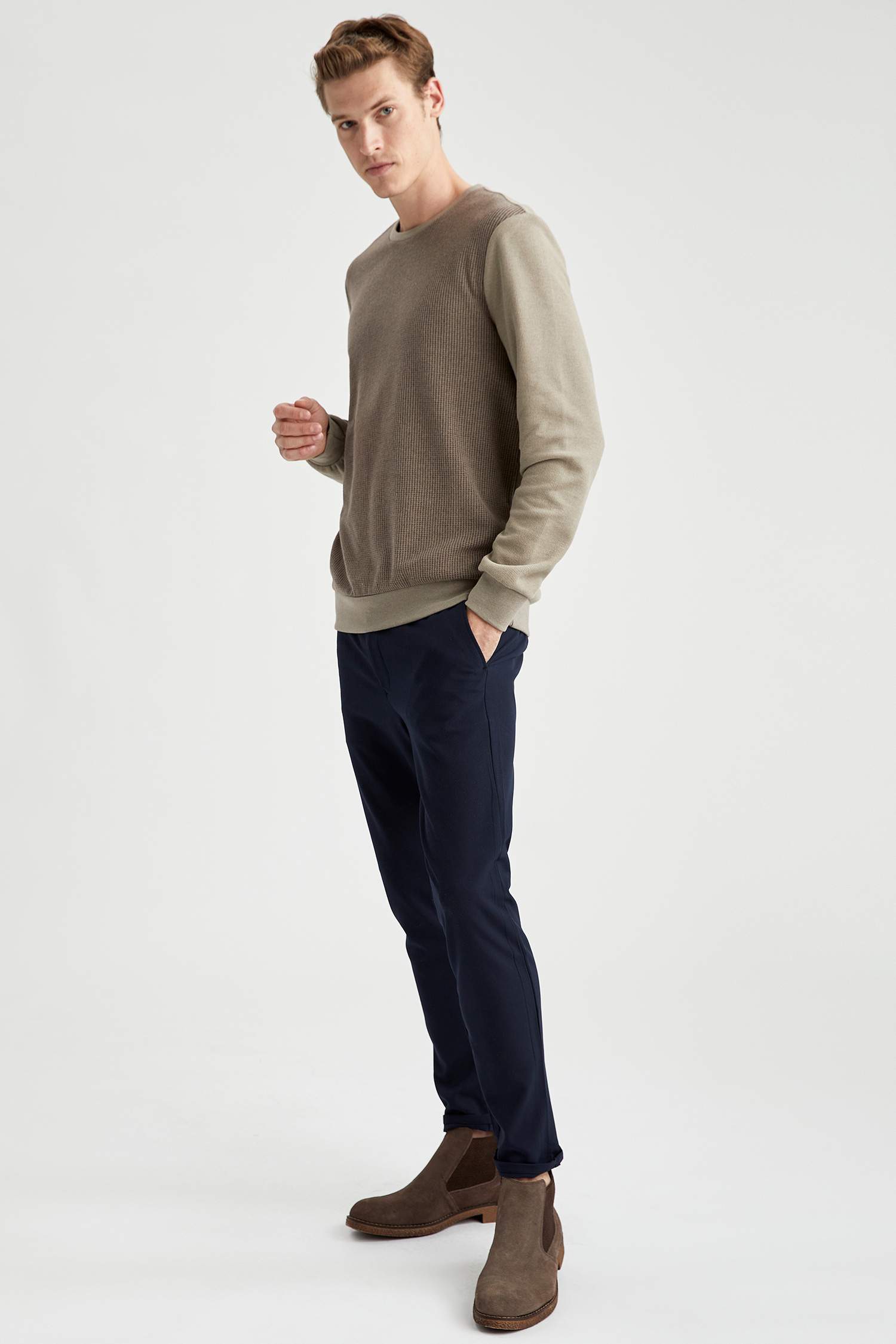 Slim Fit Bisiklet Yaka Fermuarsız Pamuklu Uzun Kollu Sweatshirt