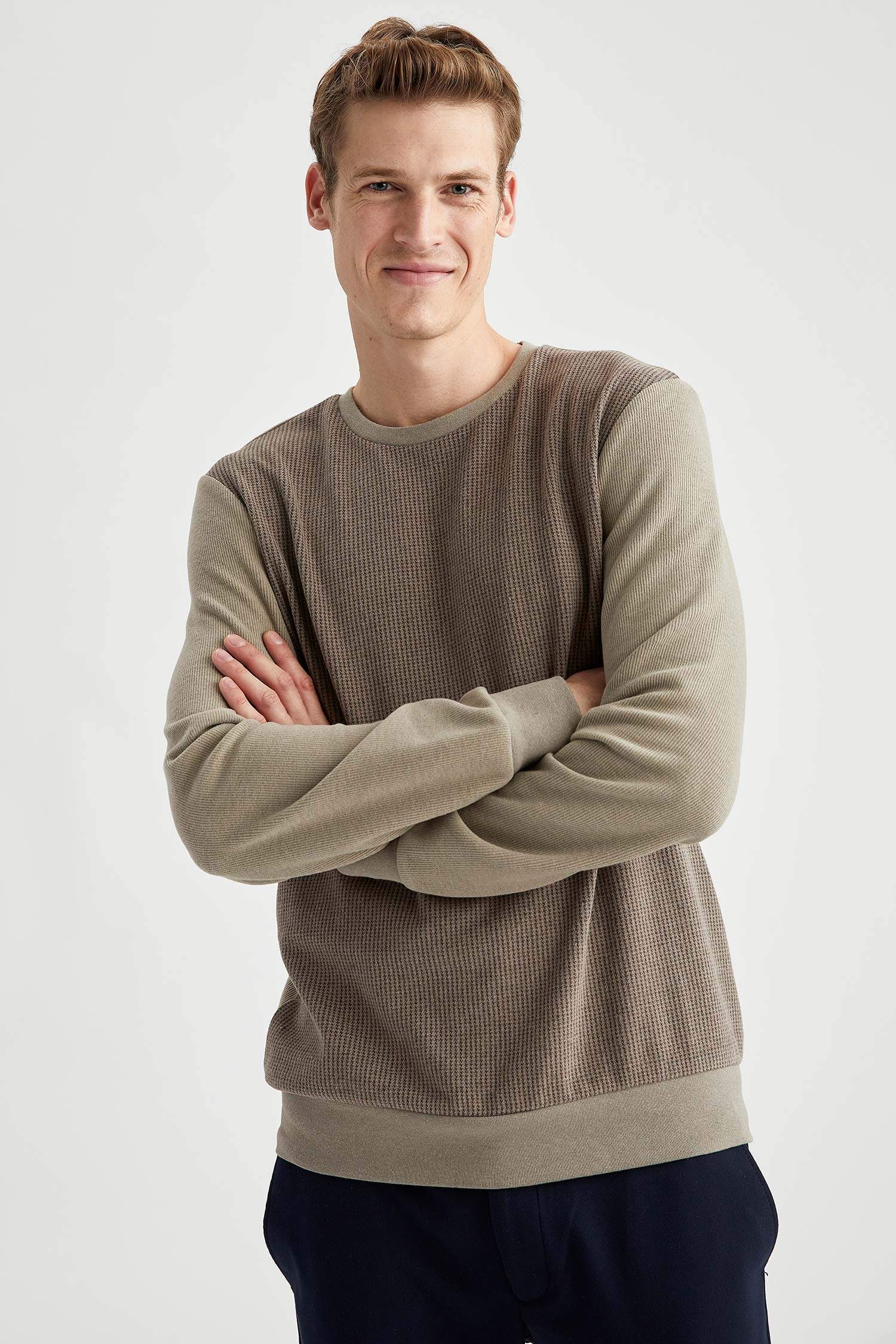 Slim Fit Bisiklet Yaka Fermuarsız Pamuklu Uzun Kollu Sweatshirt
