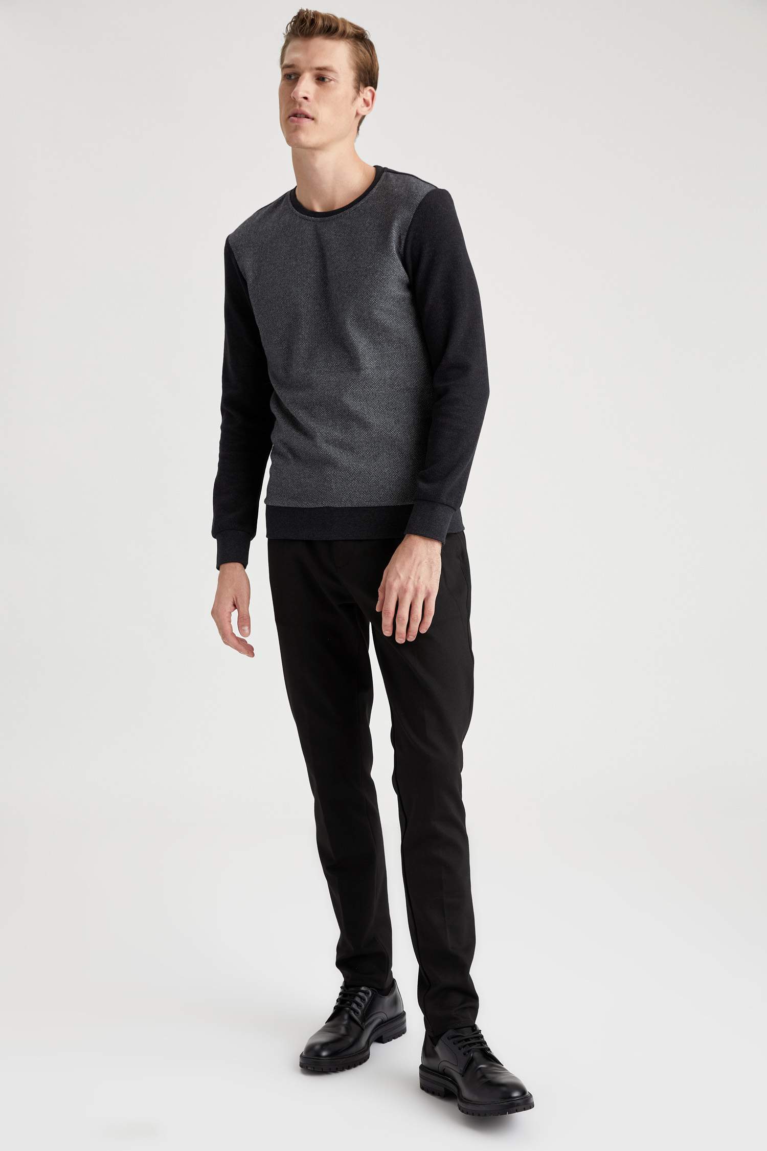 Slim Fit Bisiklet Yaka Fermuarsız Pamuklu Uzun Kollu Sweatshirt