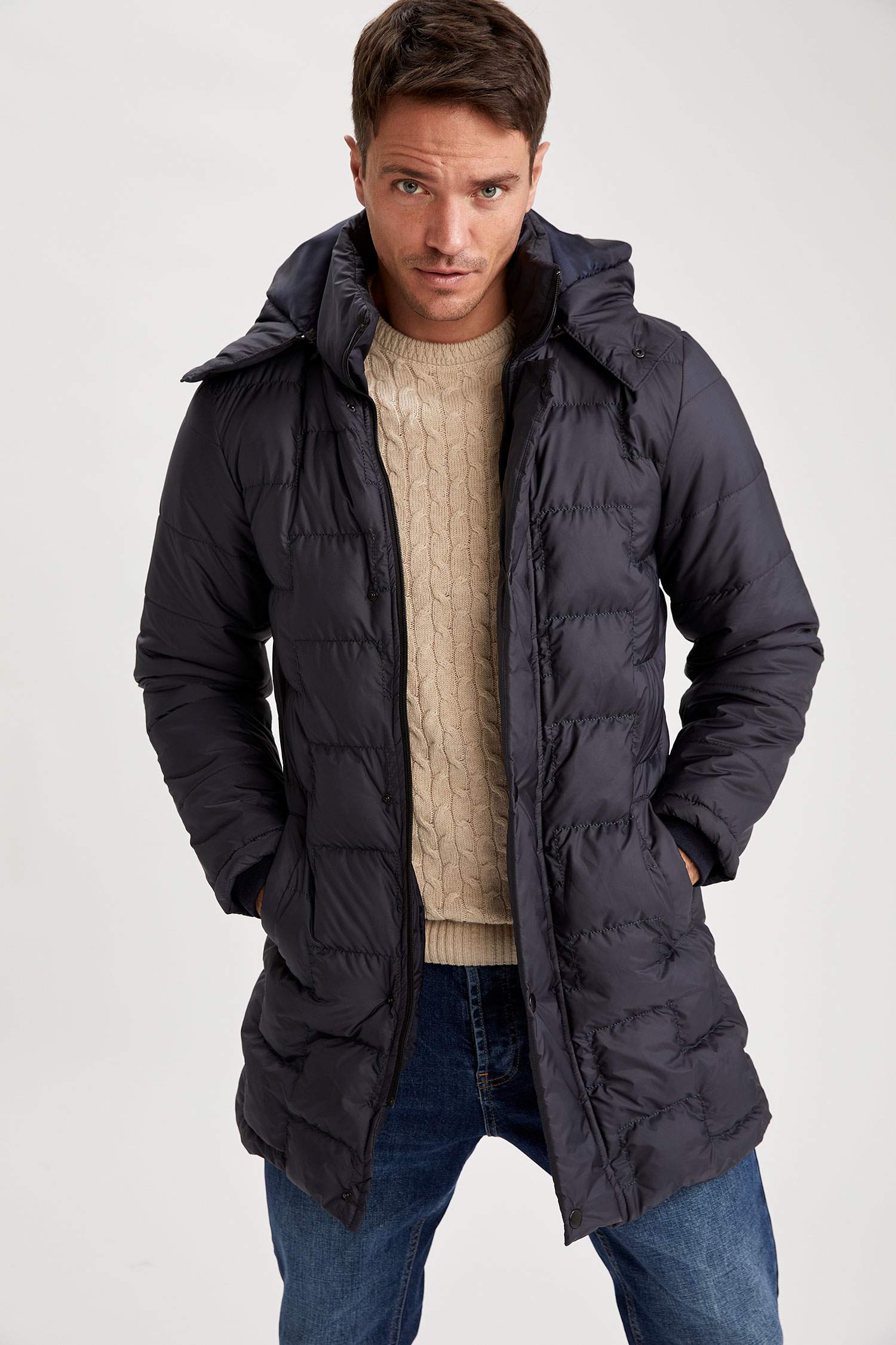 Slim Fit Kapüşonlu Uzun Şişme Kalın Parka