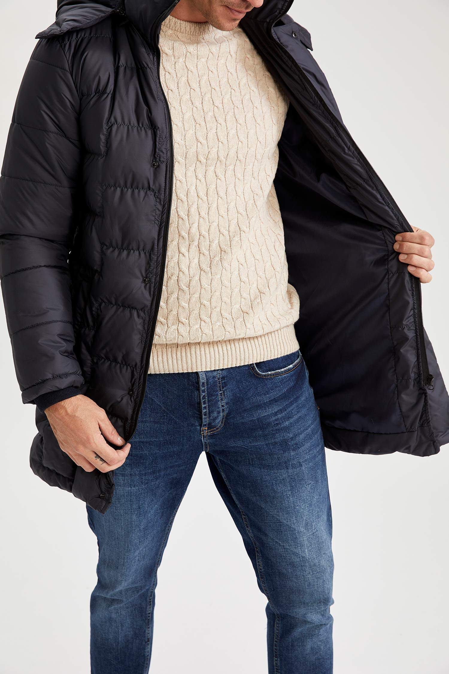 Slim Fit Kapüşonlu Uzun Şişme Kalın Parka