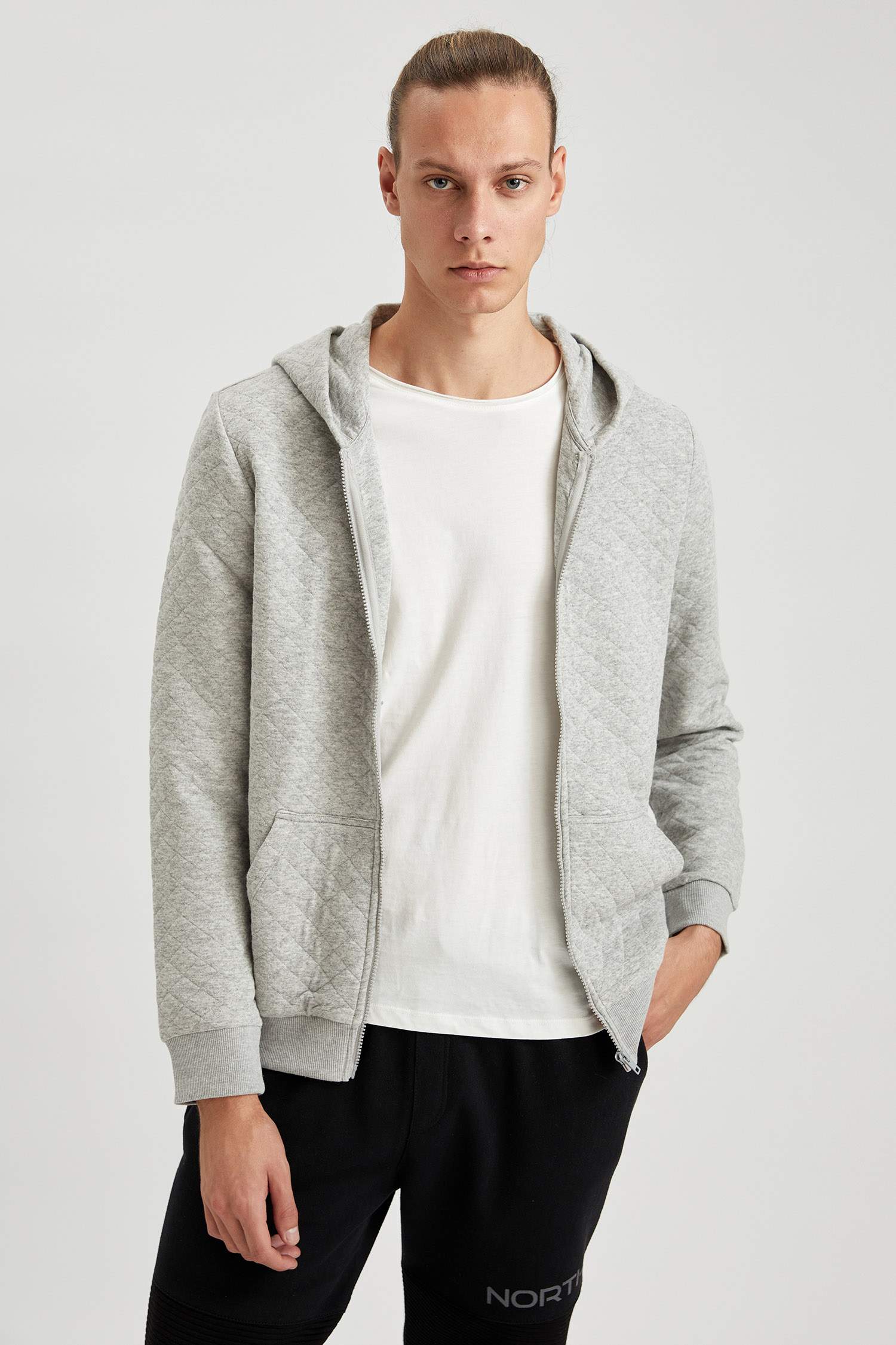 Slim Fit Kapüşonlu Fermuarlı Uzun Kollu Sweatshirt