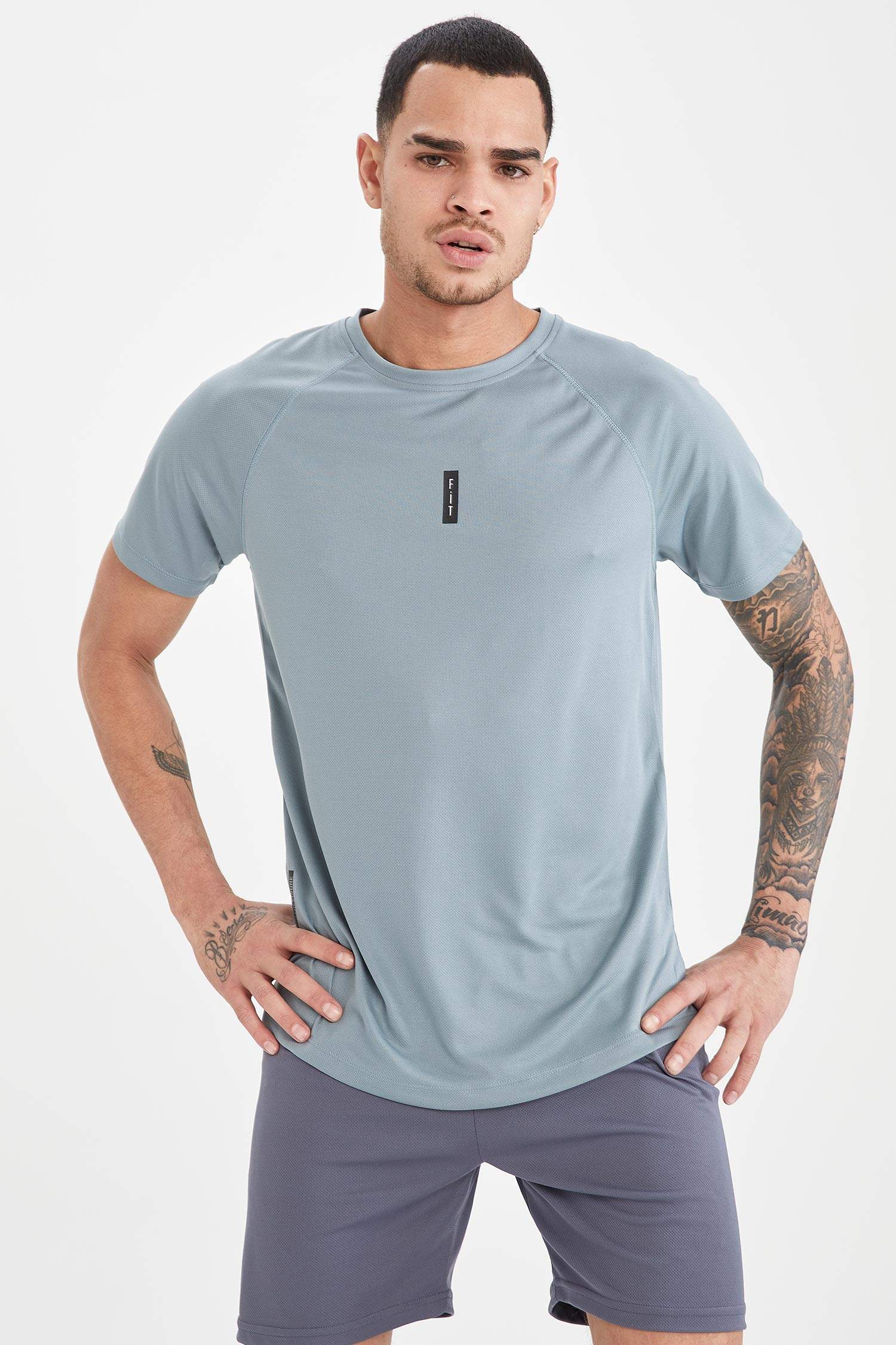 Ekstra Slim Fit Bisiklet Yaka Yazı Baskılı Teknik Kumaşlı Spor Tişört
