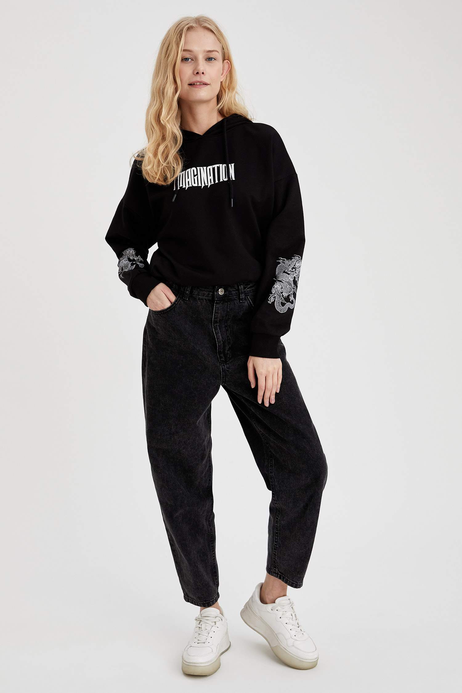 Kapüşonlu Baskılı Crop Sweatshirt