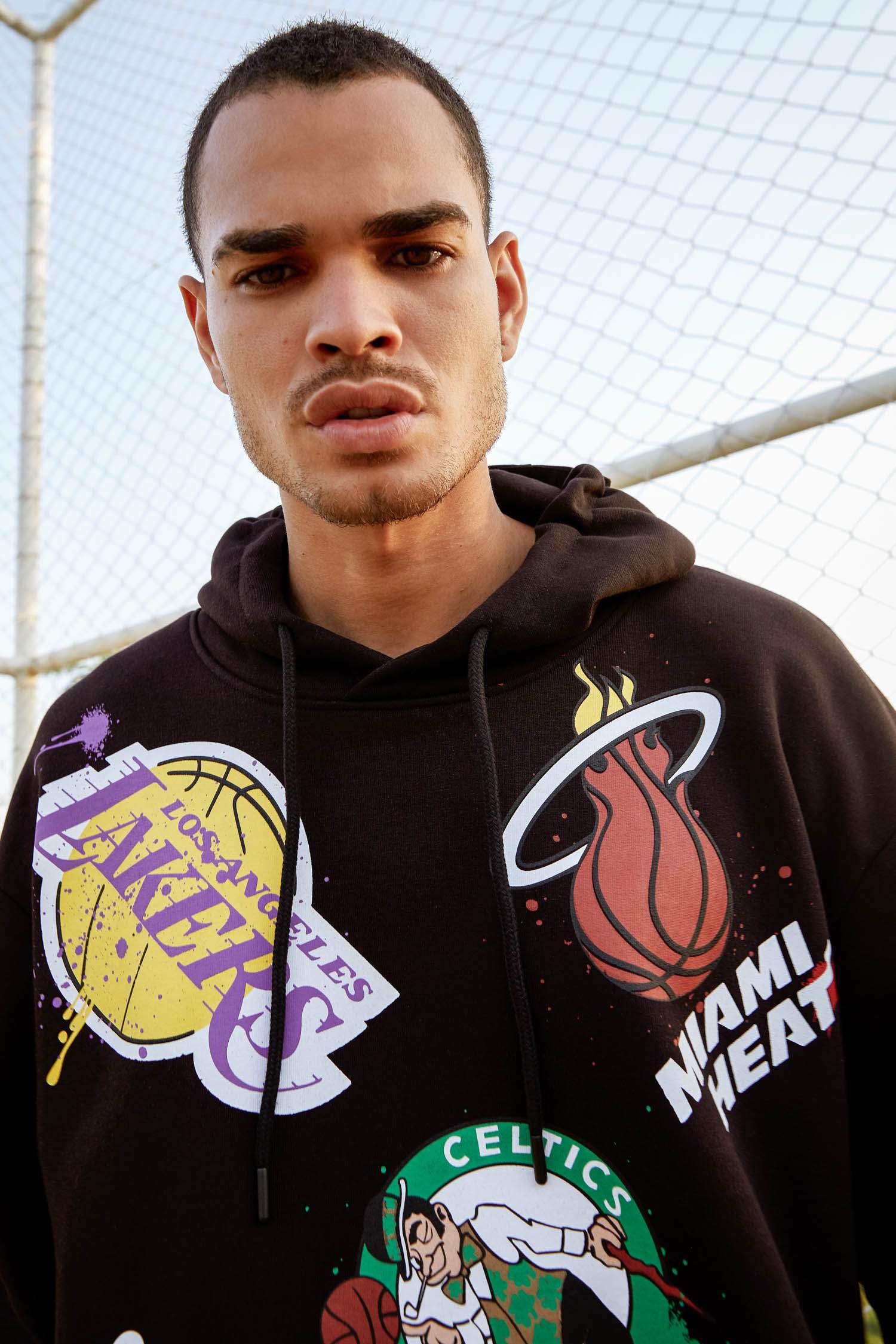 NBA Lisanslı Oversize Fit Kapüşonlu Uzun Kollu Sweatshirt