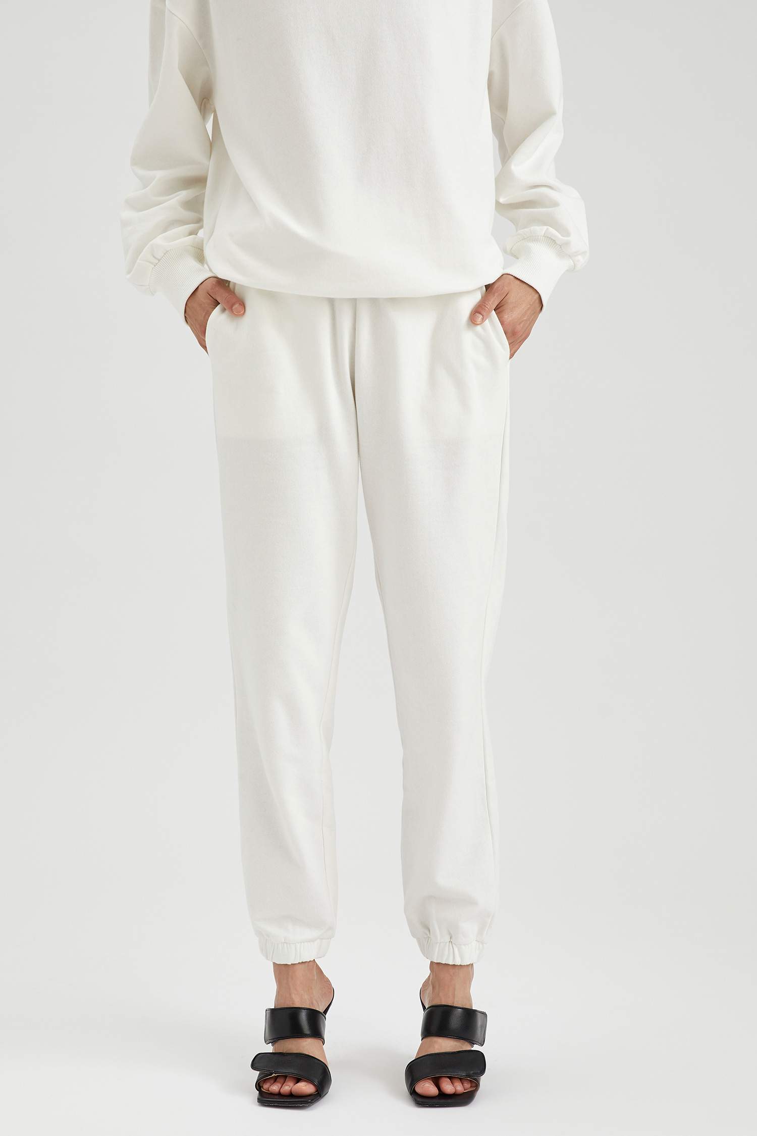 Basic Relax Fit Jogger Eşofman Altı