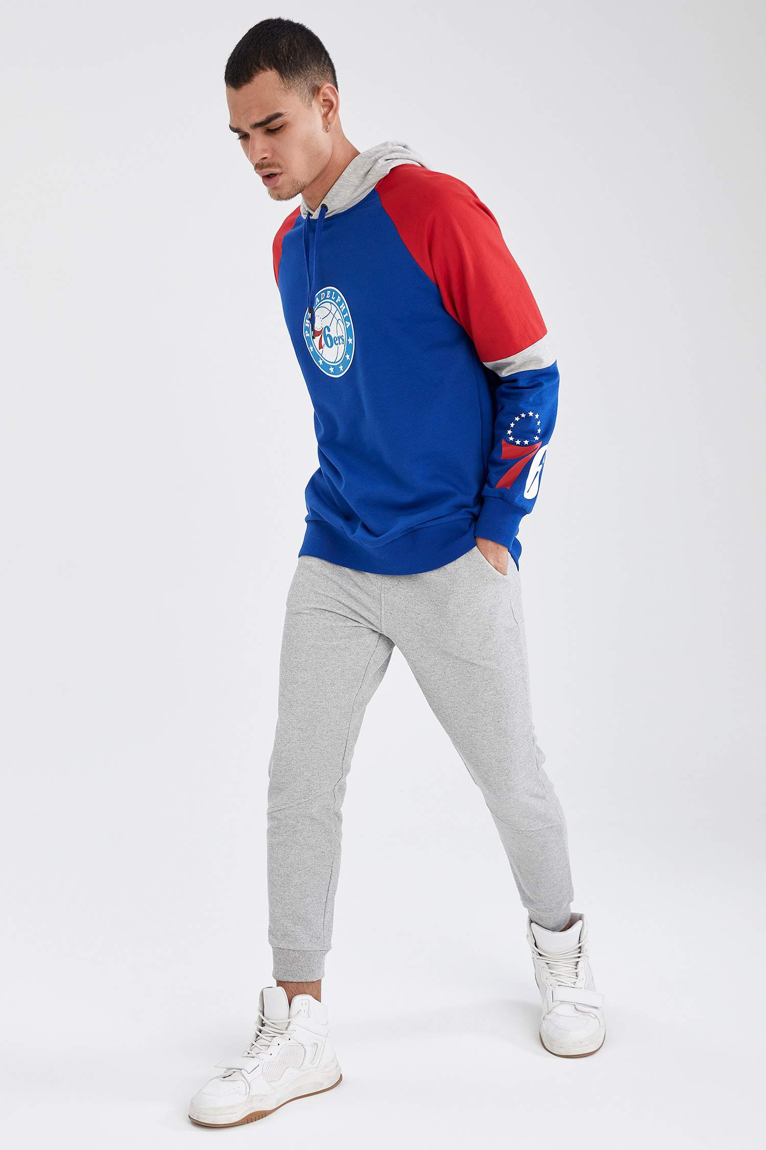 NBA Lisanslı Oversize Fit Kapüşonlu Sweatshirt
