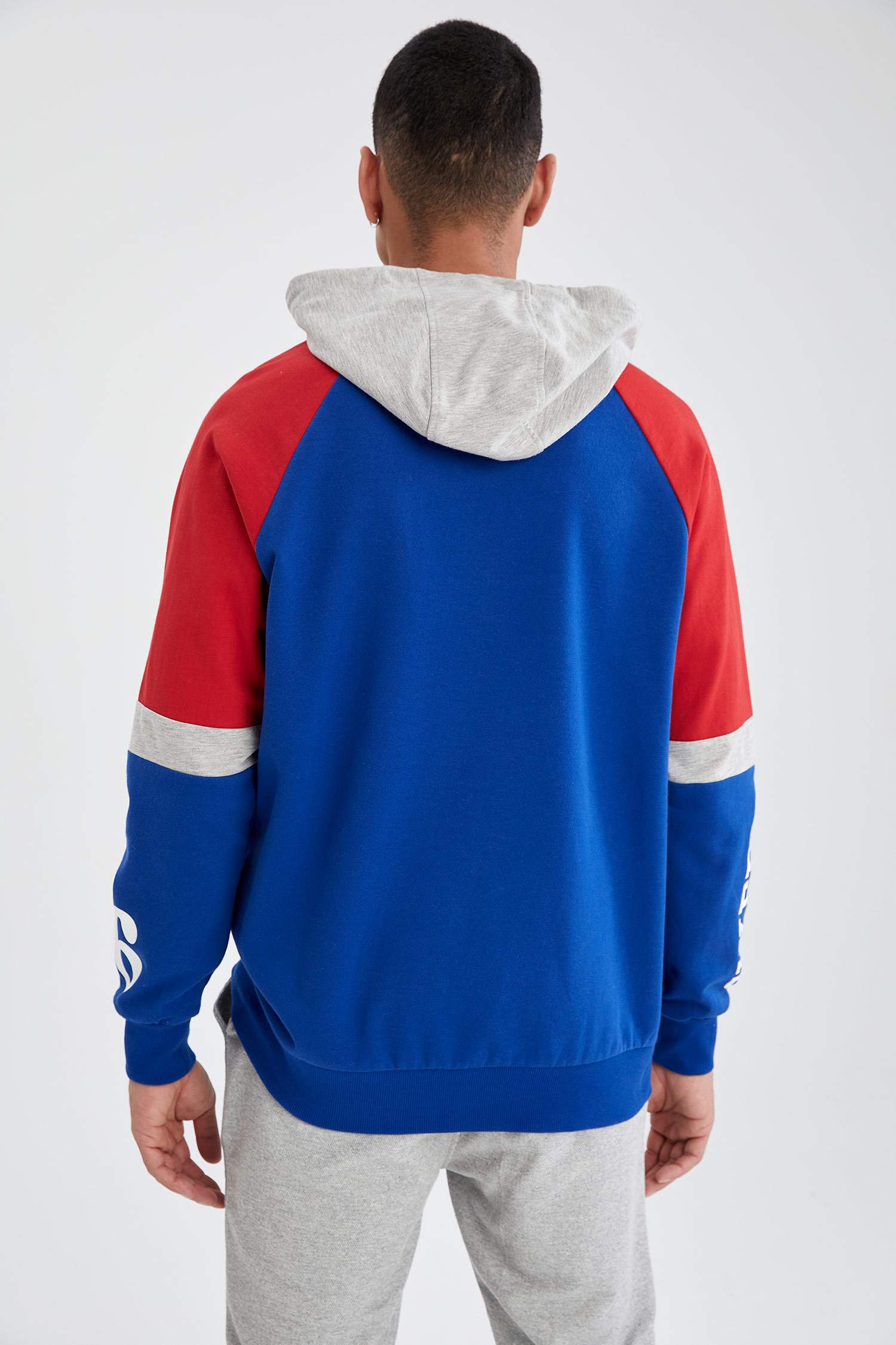 NBA Lisanslı Oversize Fit Kapüşonlu Sweatshirt