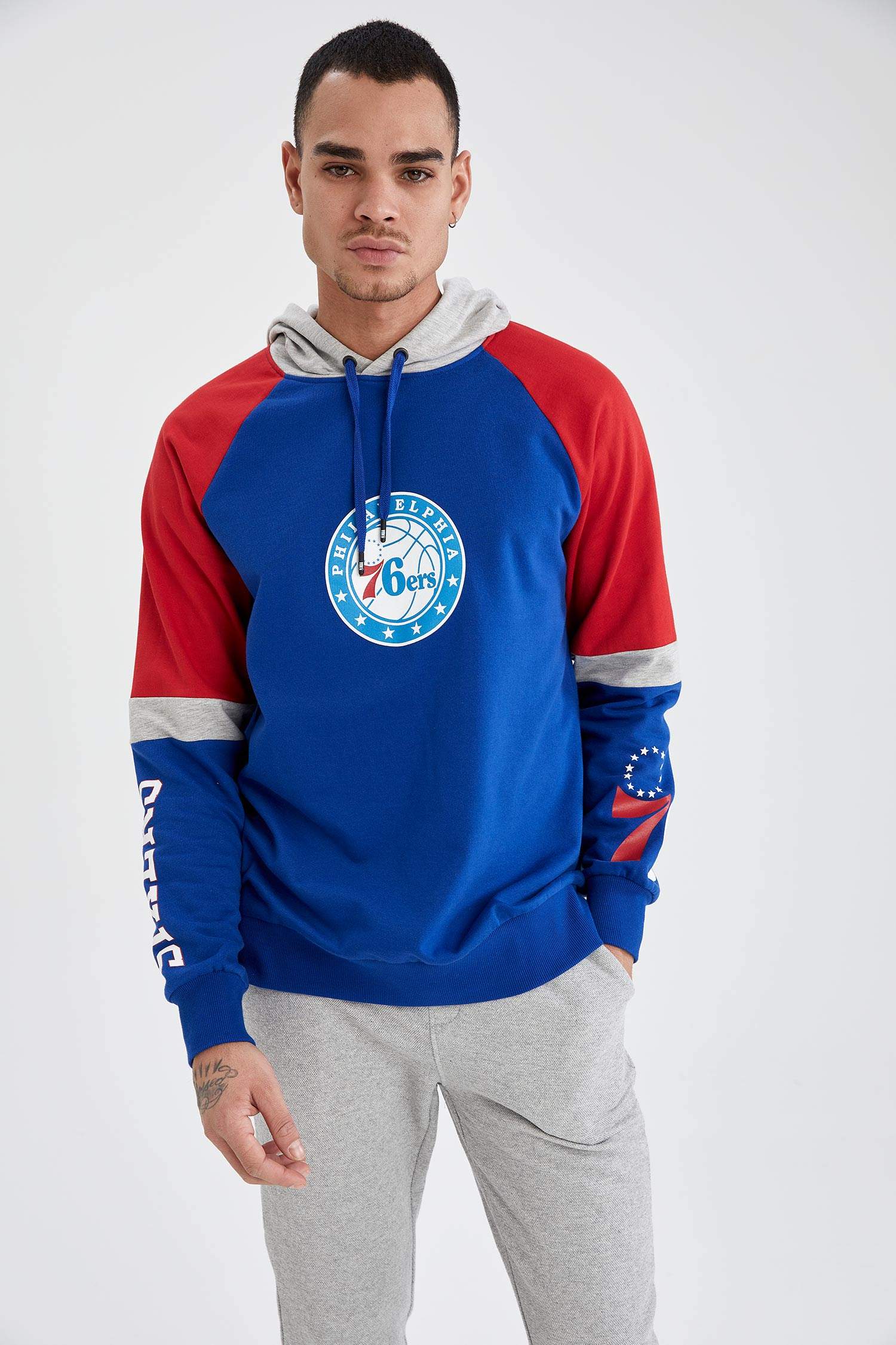NBA Lisanslı Oversize Fit Kapüşonlu Sweatshirt