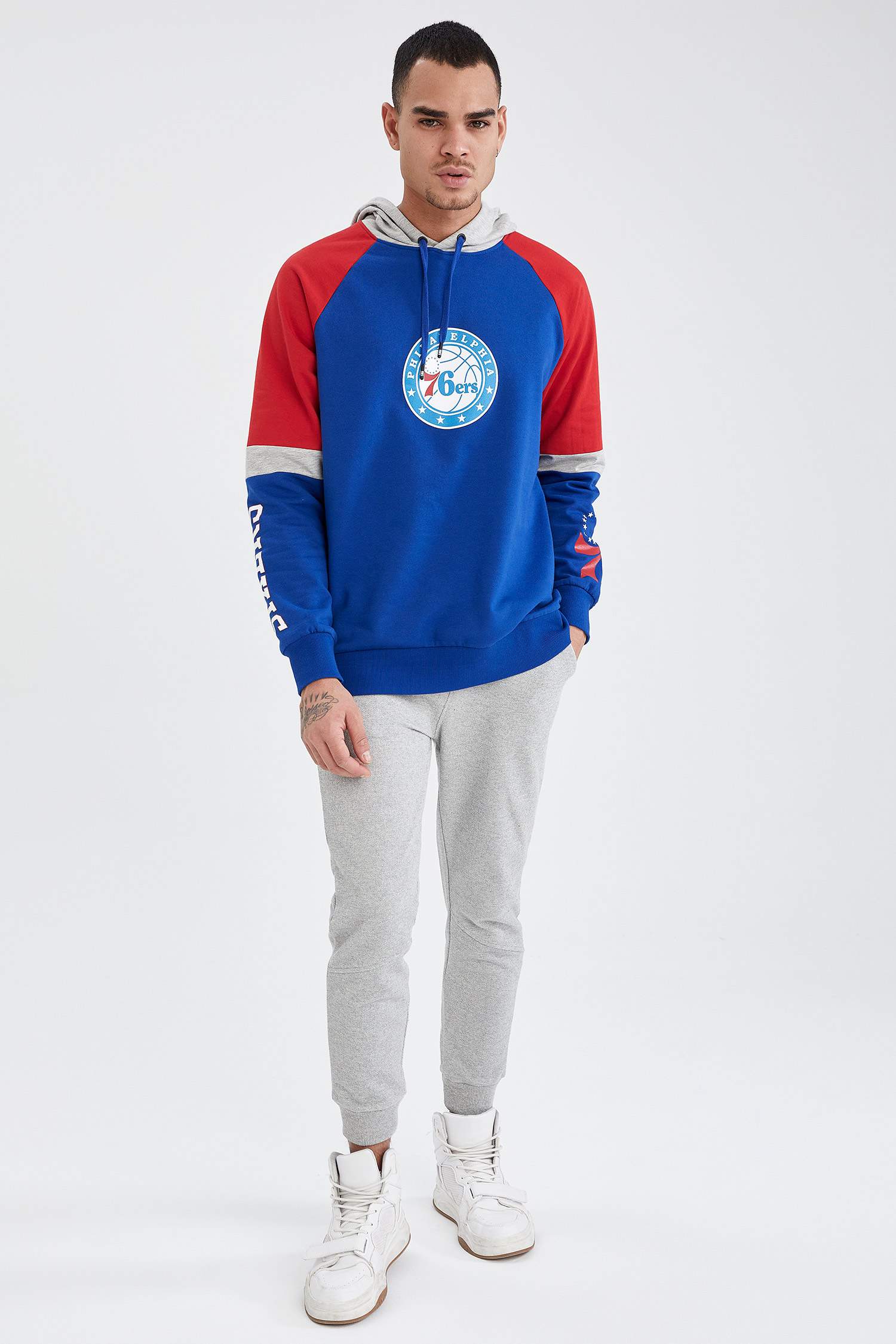 NBA Lisanslı Oversize Fit Kapüşonlu Sweatshirt