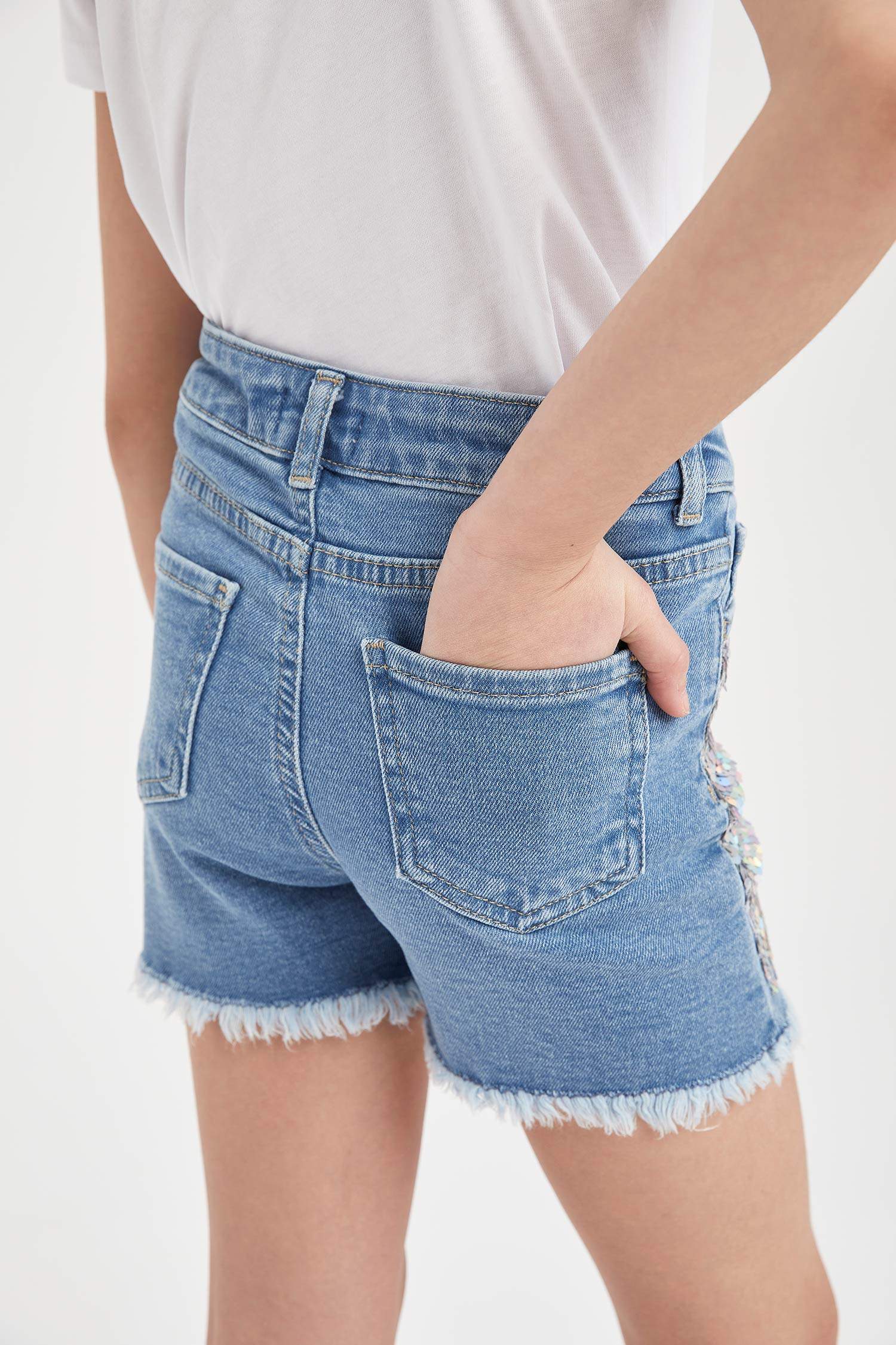 Kız Çocuk Regular Fit Payetli Jean Şort