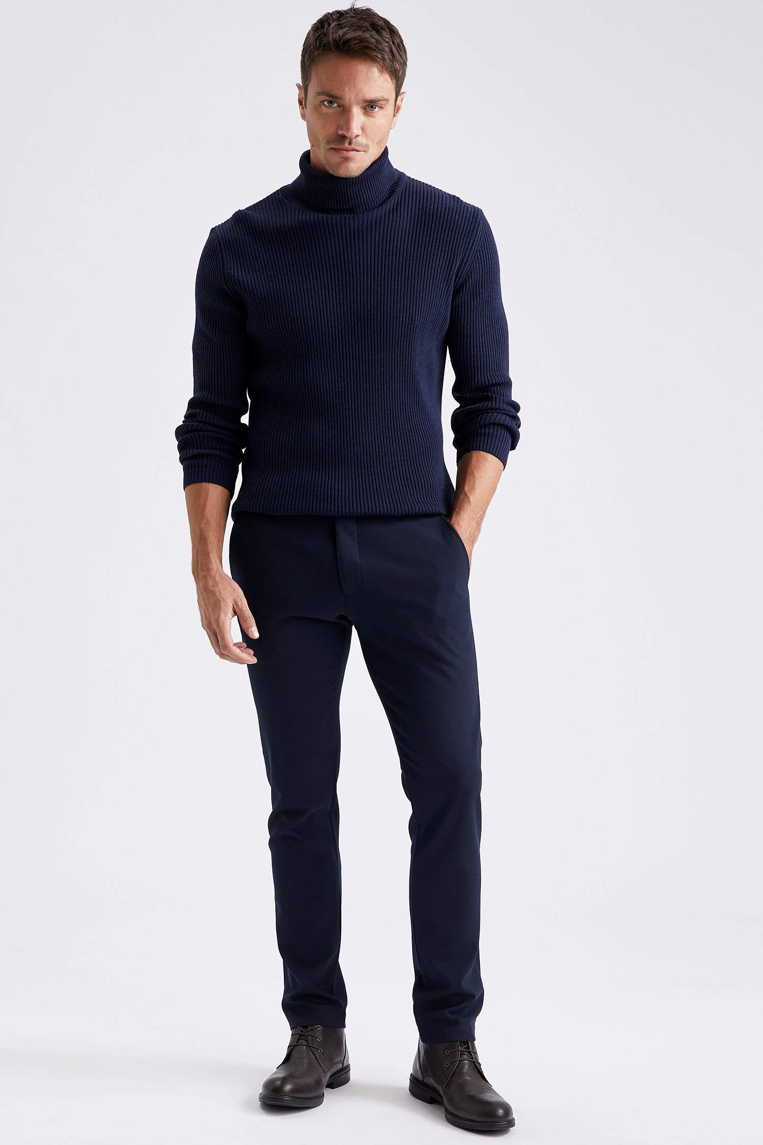 Tailored Fit Pantolon