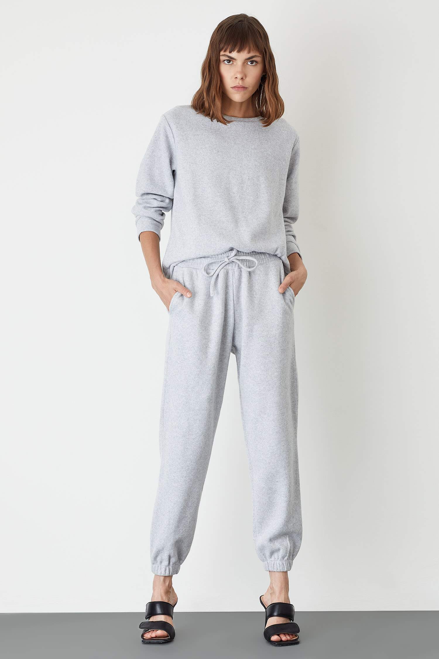 Regular Fit Bisiklet Yaka Uzun Kollu Sweatshirt