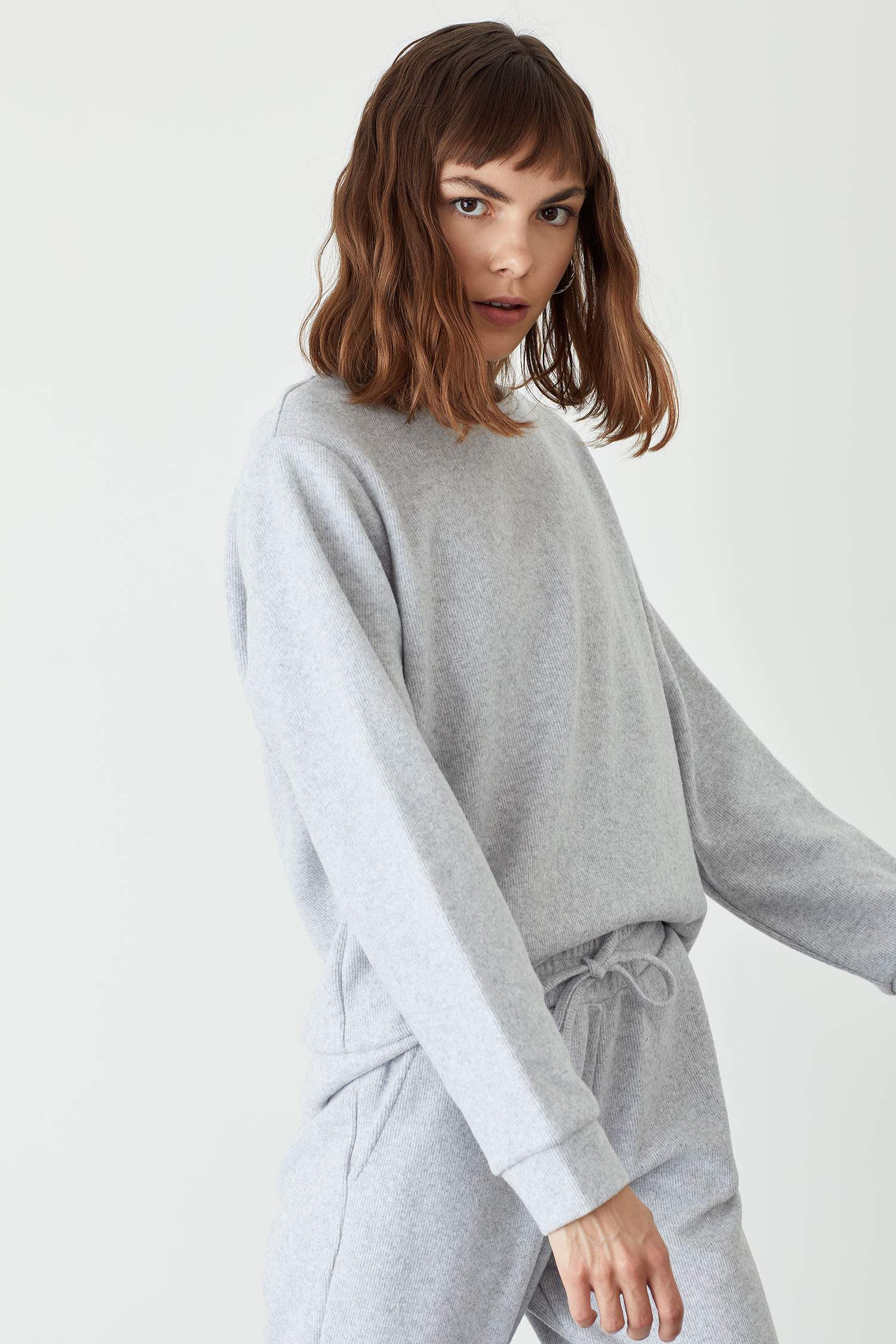 Regular Fit Bisiklet Yaka Uzun Kollu Sweatshirt