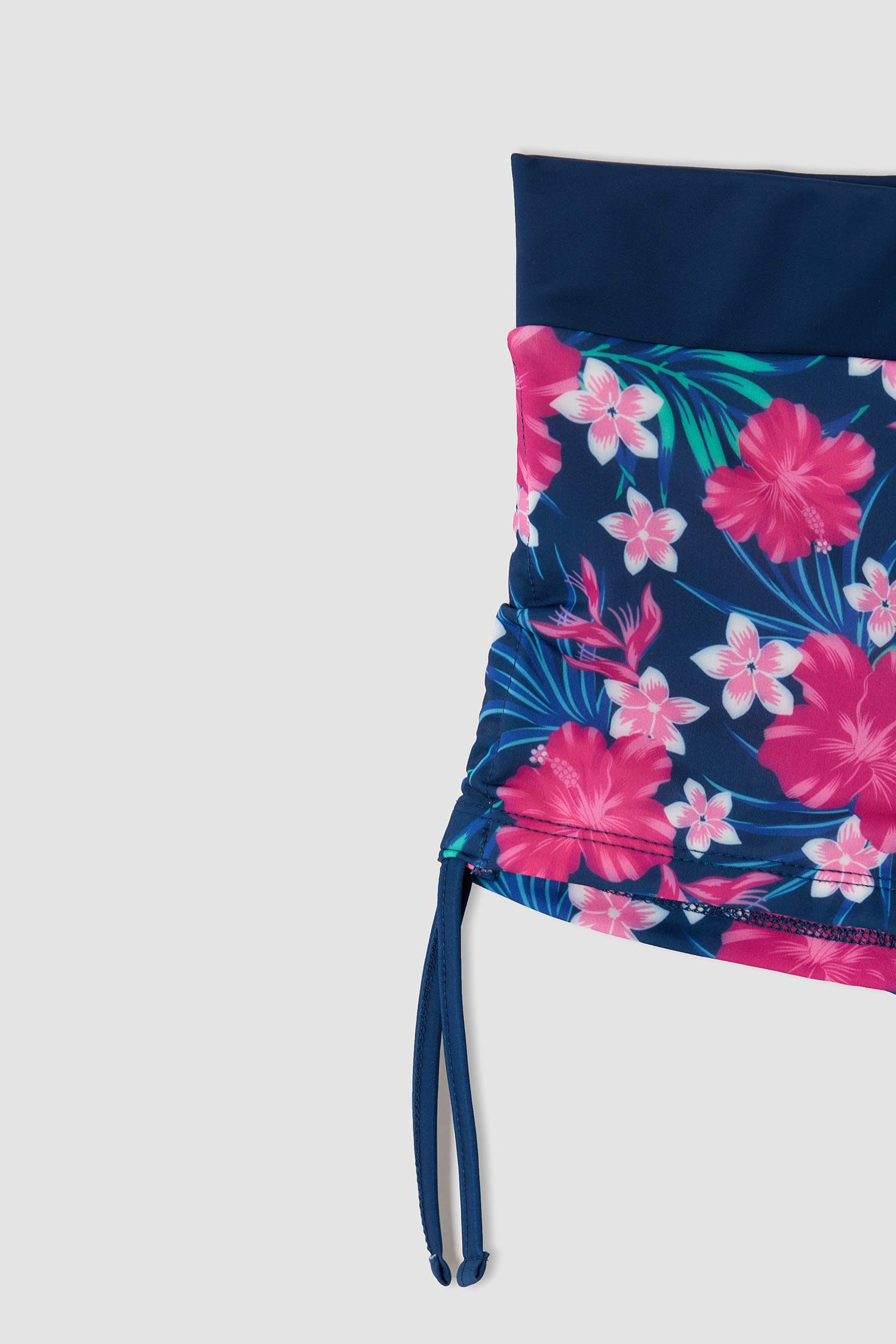 Kız Çocuk Çiçek Desenli Esnek Bikini Ve Şort Takımı