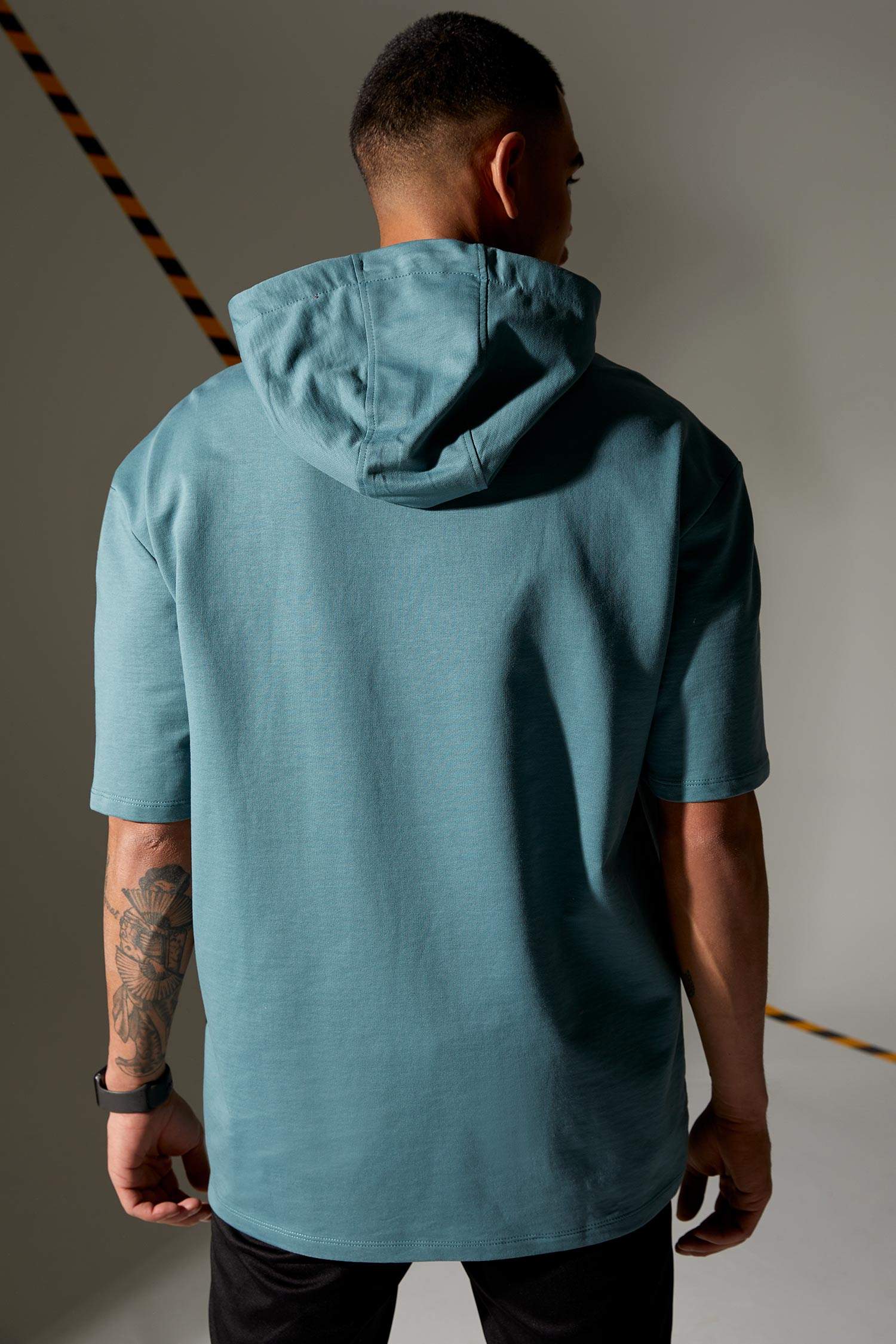 Oversize Fit Yazı Baskılı Kısa Kollu Kapüşonlu Sweatshirt