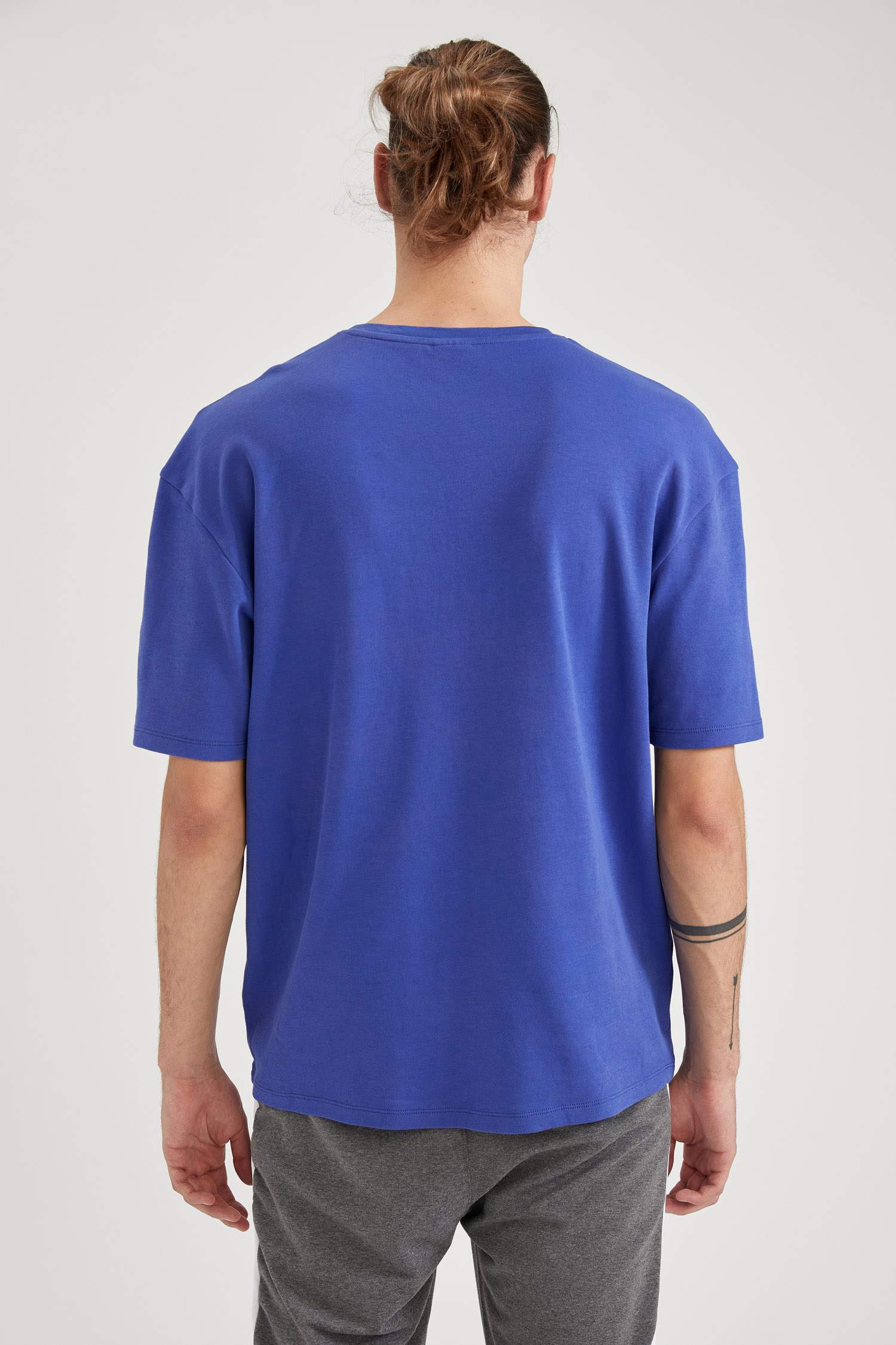 Oversize Fit Bisiklet Yaka Basic Pamuklu Penye Tişört