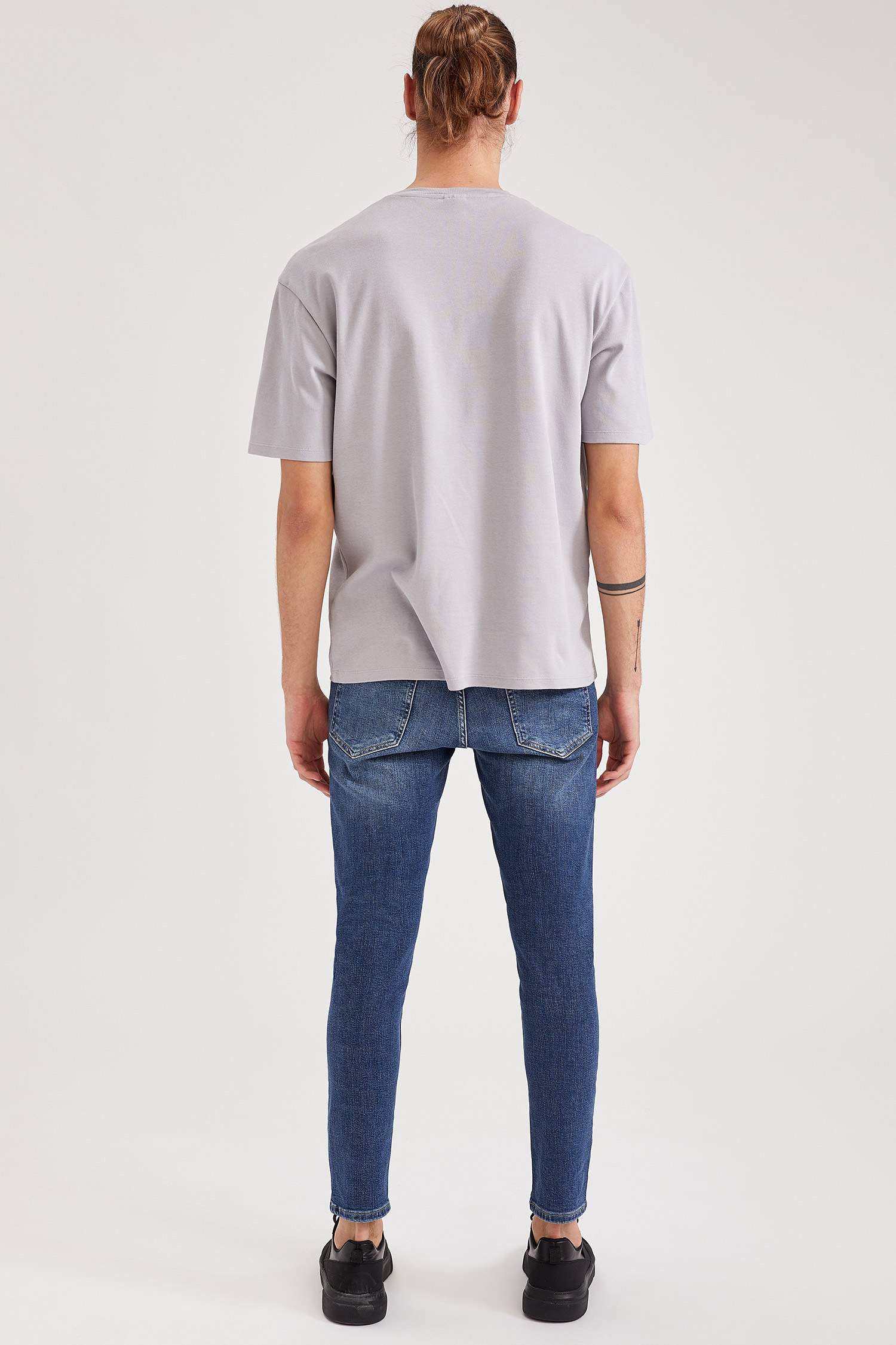 Oversize Fit Bisiklet Yaka Basic Pamuklu Penye Tişört