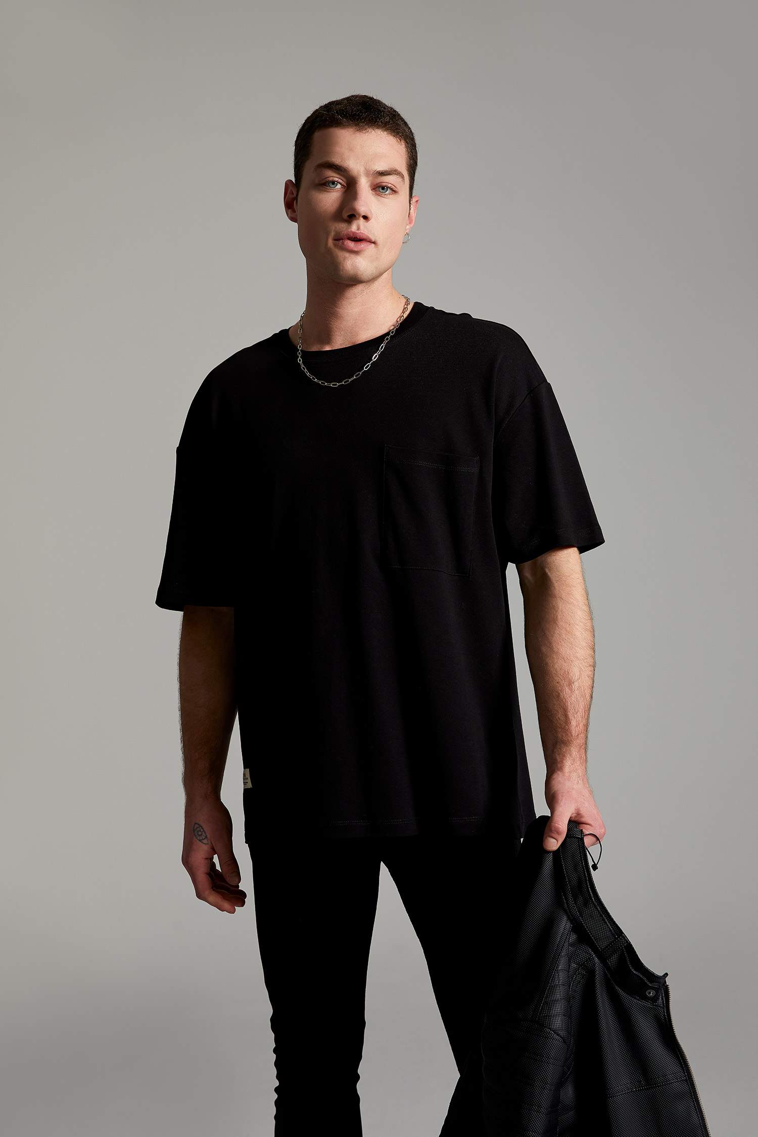 Oversize Fit Bisiklet Yaka Tişört
