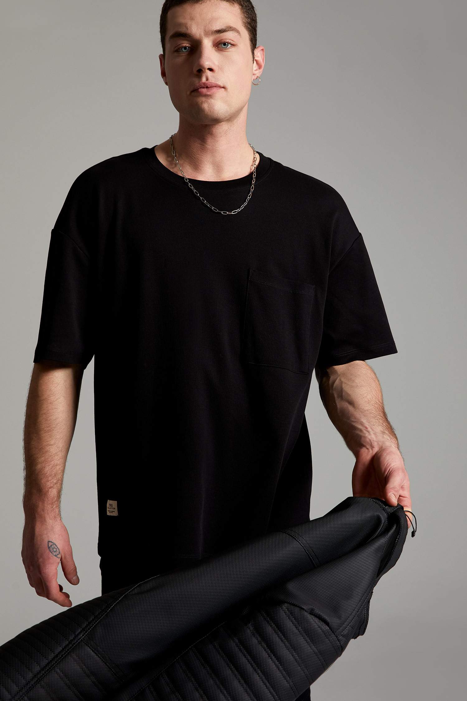 Oversize Fit Bisiklet Yaka Tişört