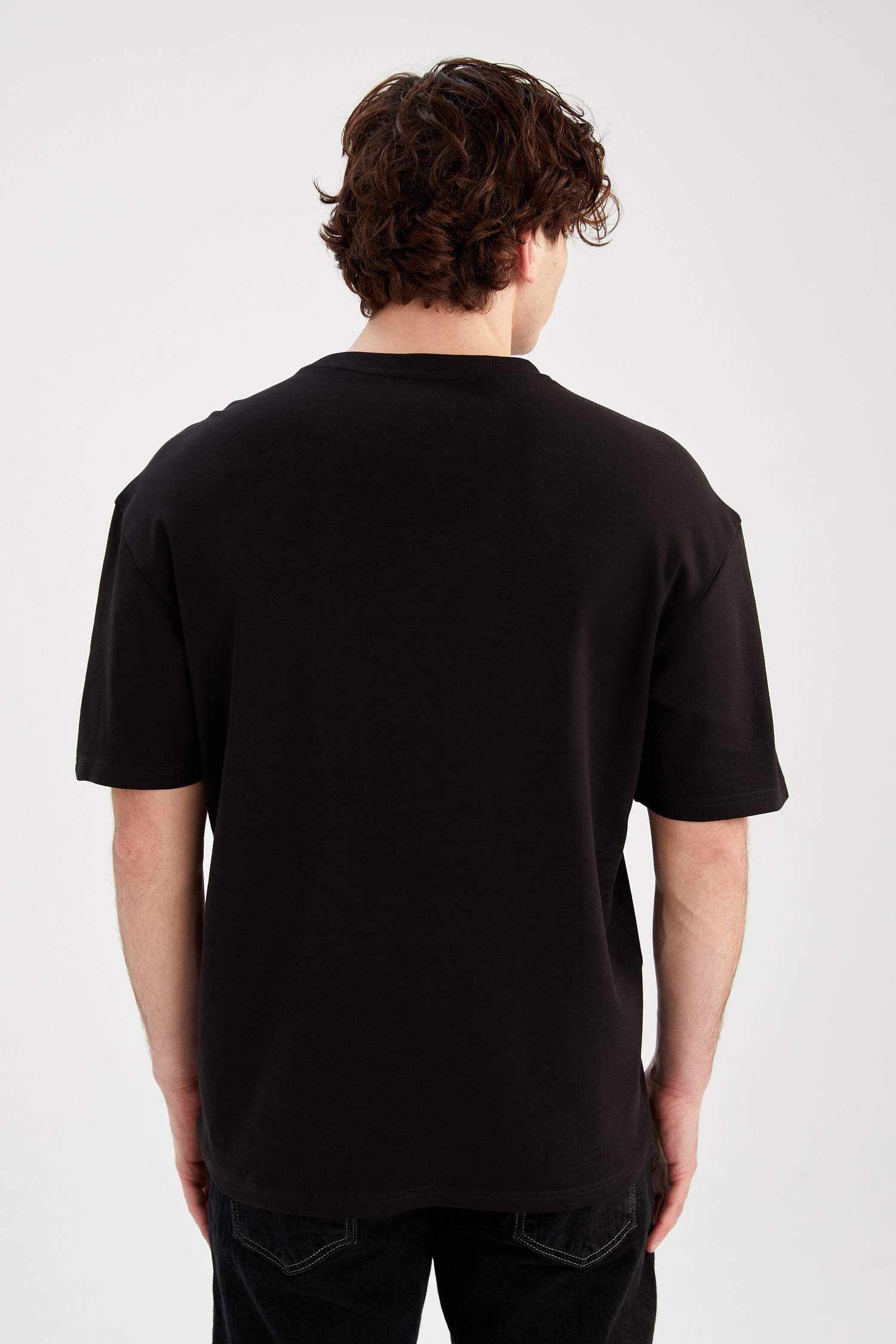 Oversize Fit Bisiklet Yaka Tişört