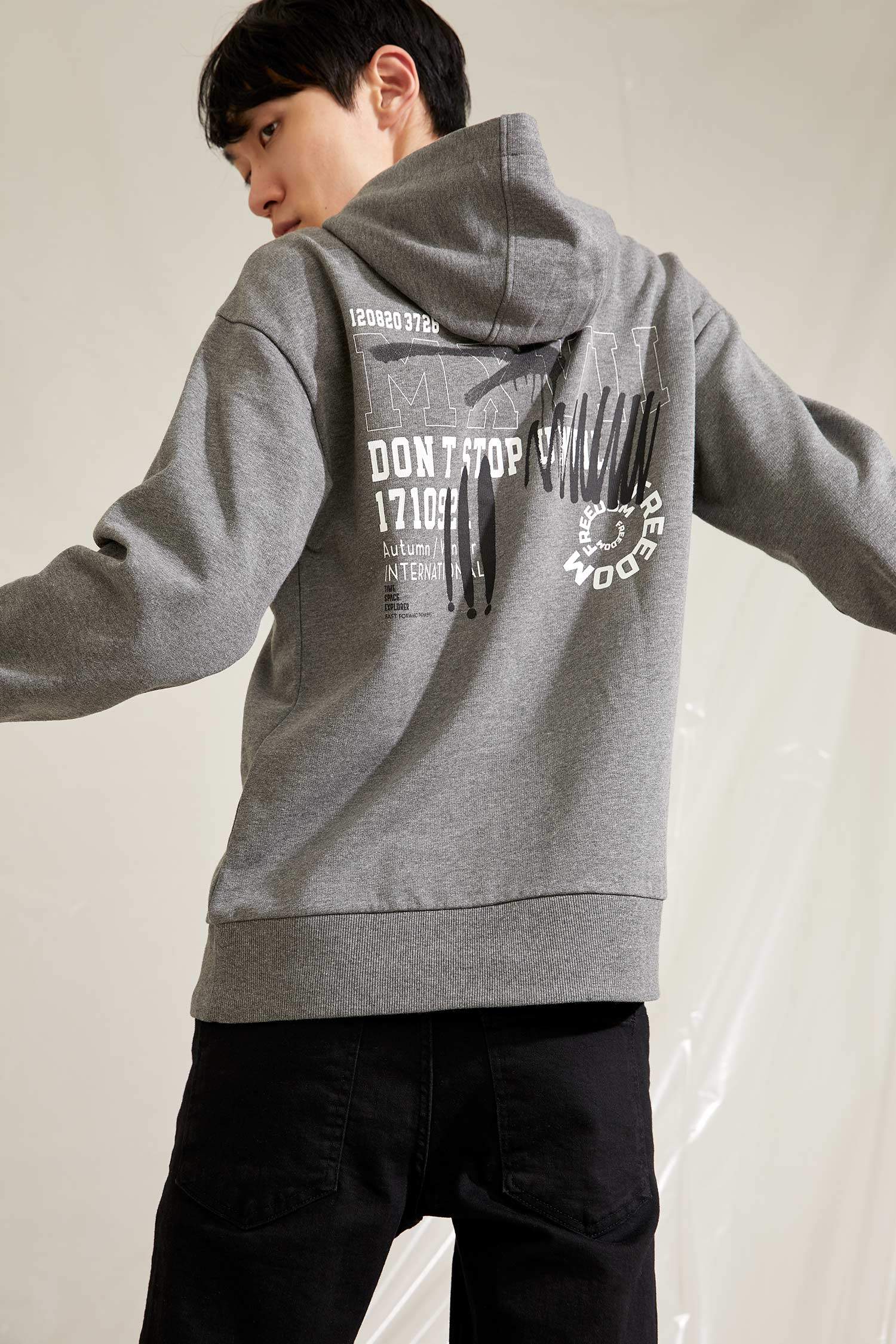 Oversize Fit Sırtı Baskılı Kapüşonlu Sweatshirt
