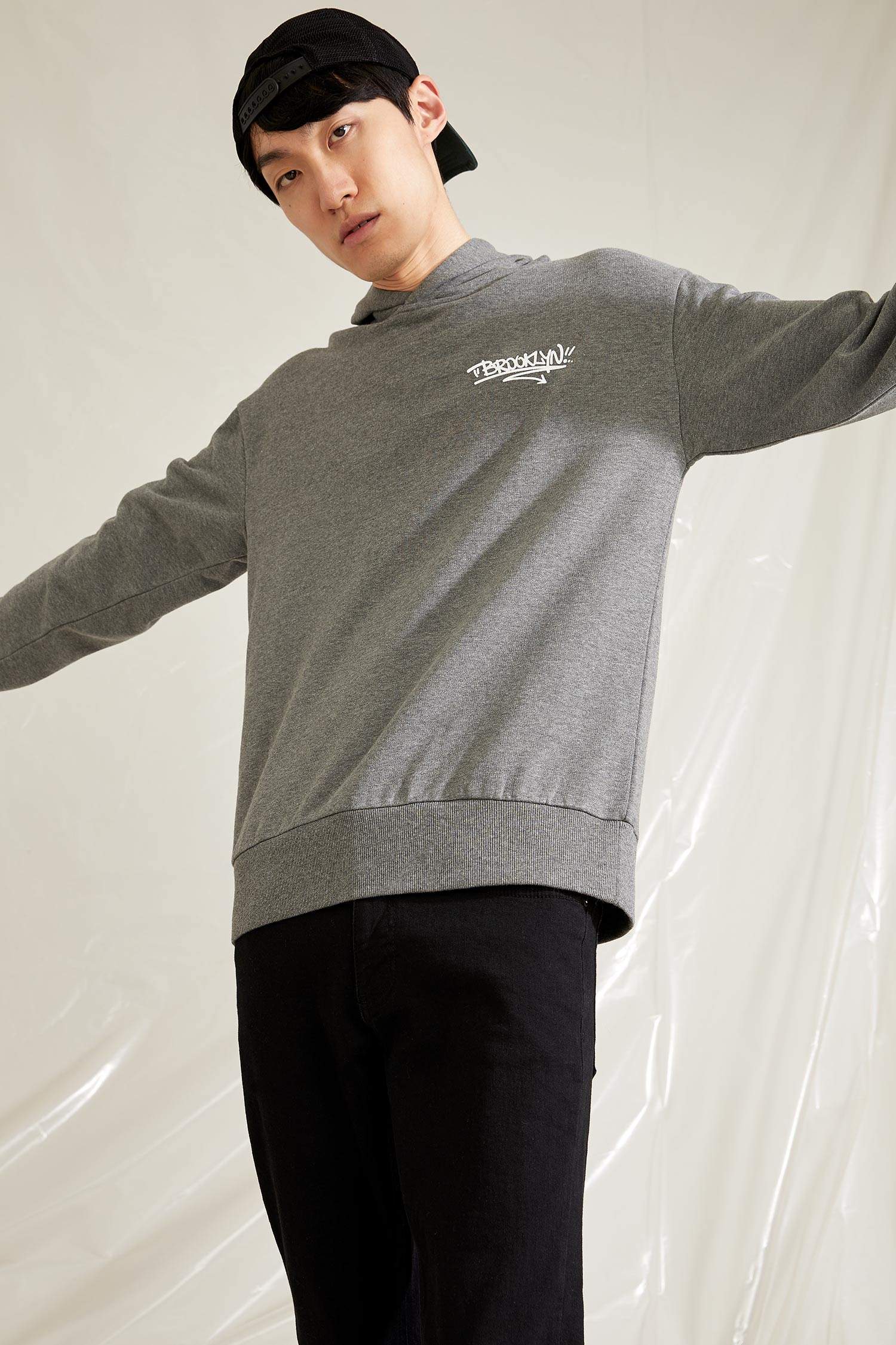 Oversize Fit Sırtı Baskılı Kapüşonlu Sweatshirt