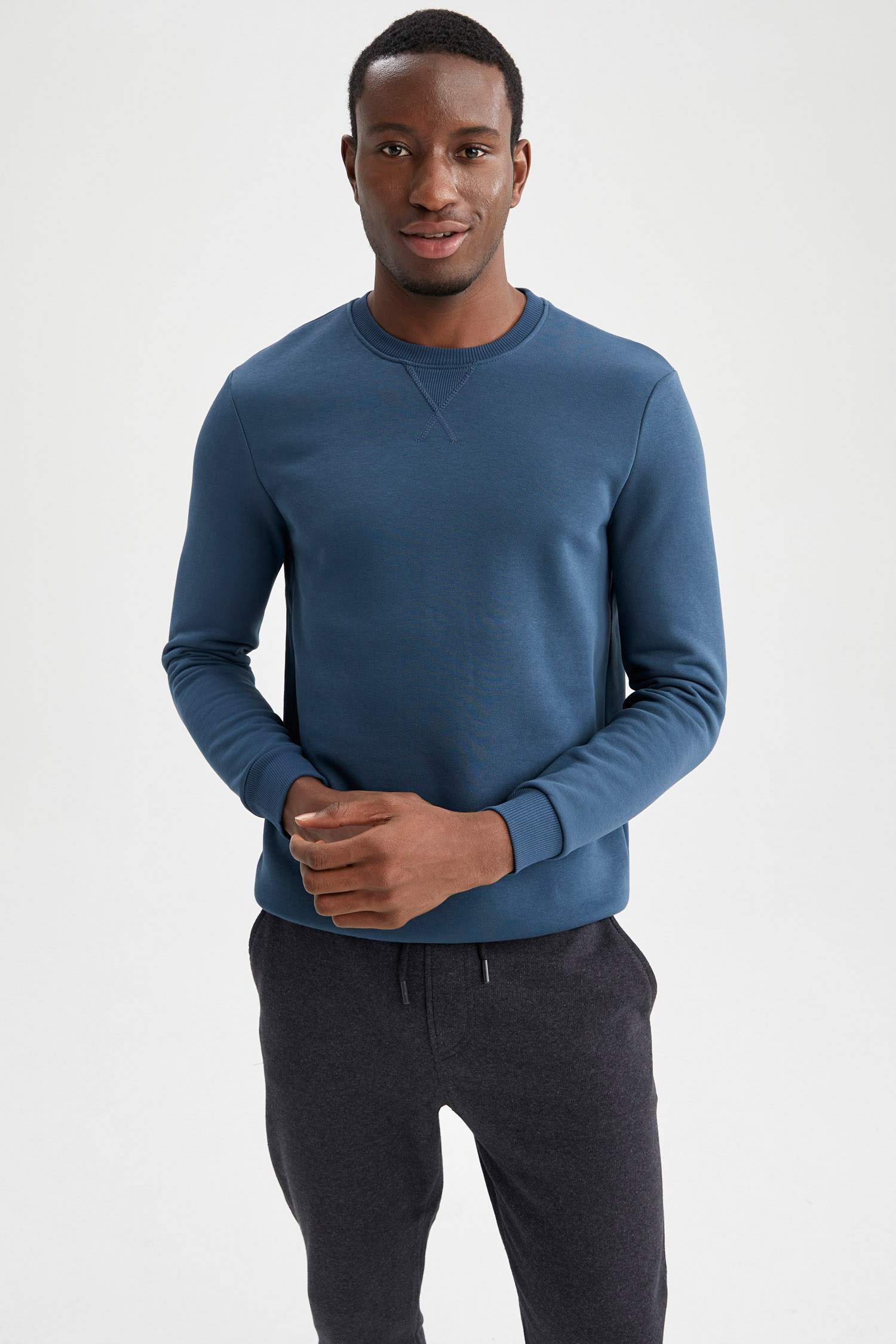 Regular Fit Bisiklet Yaka Basic Pamuklu Sweatshirt