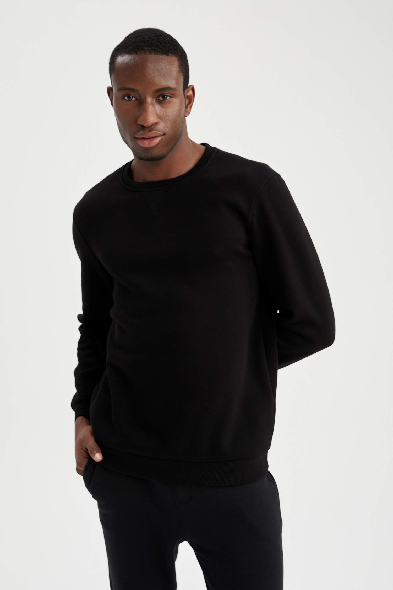 Regular Fit Bisiklet Yaka Basic Pamuklu Sweatshirt