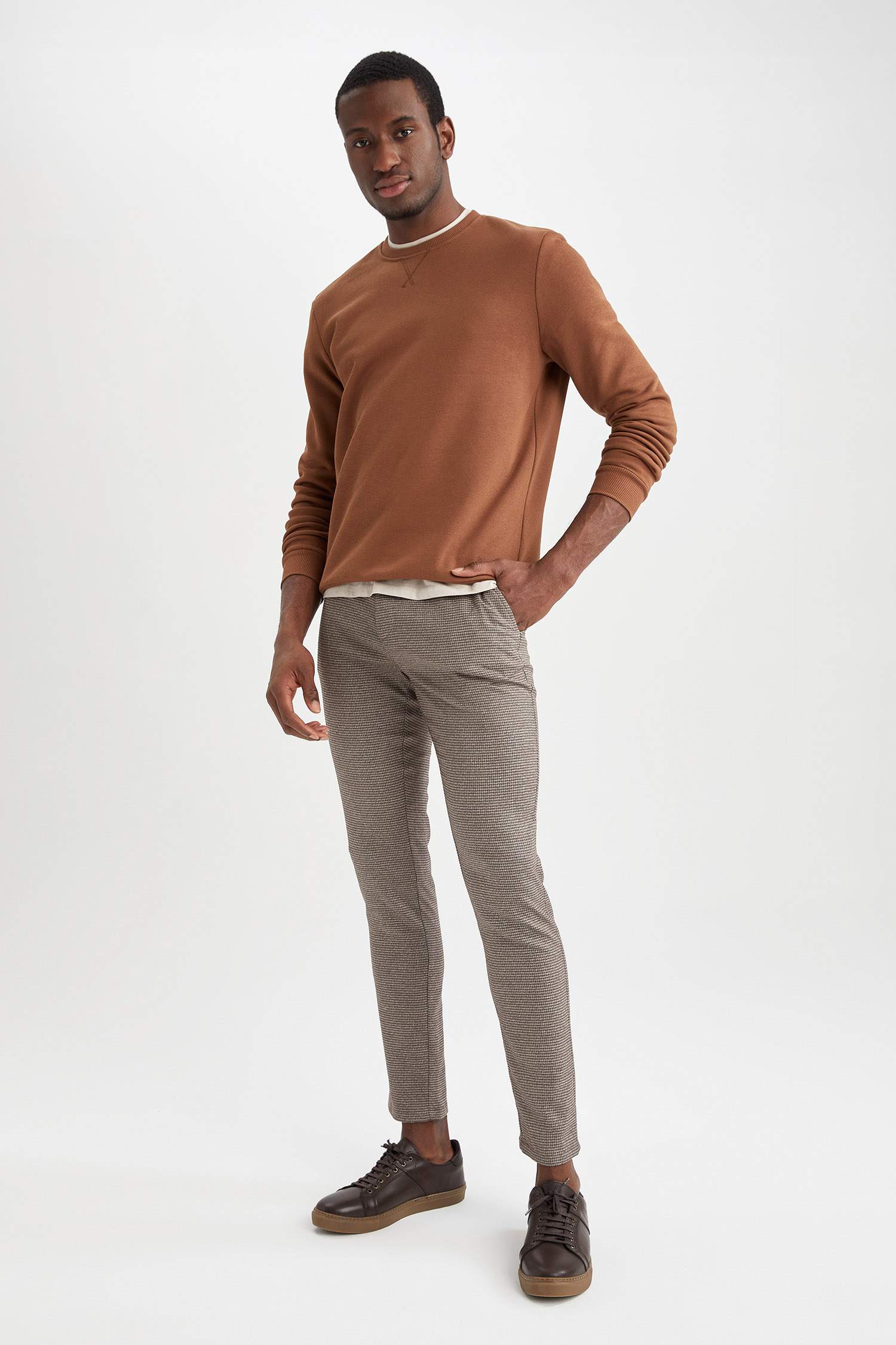 Regular Fit Bisiklet Yaka Basic Pamuklu Sweatshirt