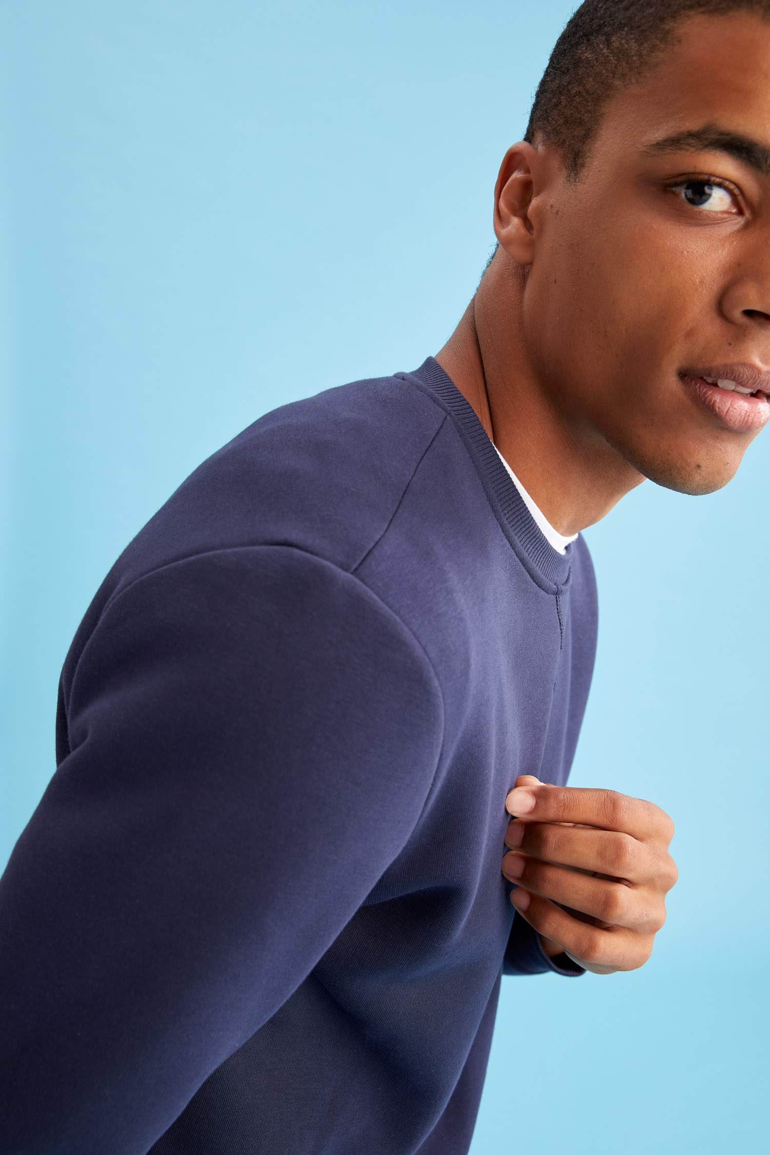 Regular Fit Bisiklet Yaka Basic Pamuklu Sweatshirt