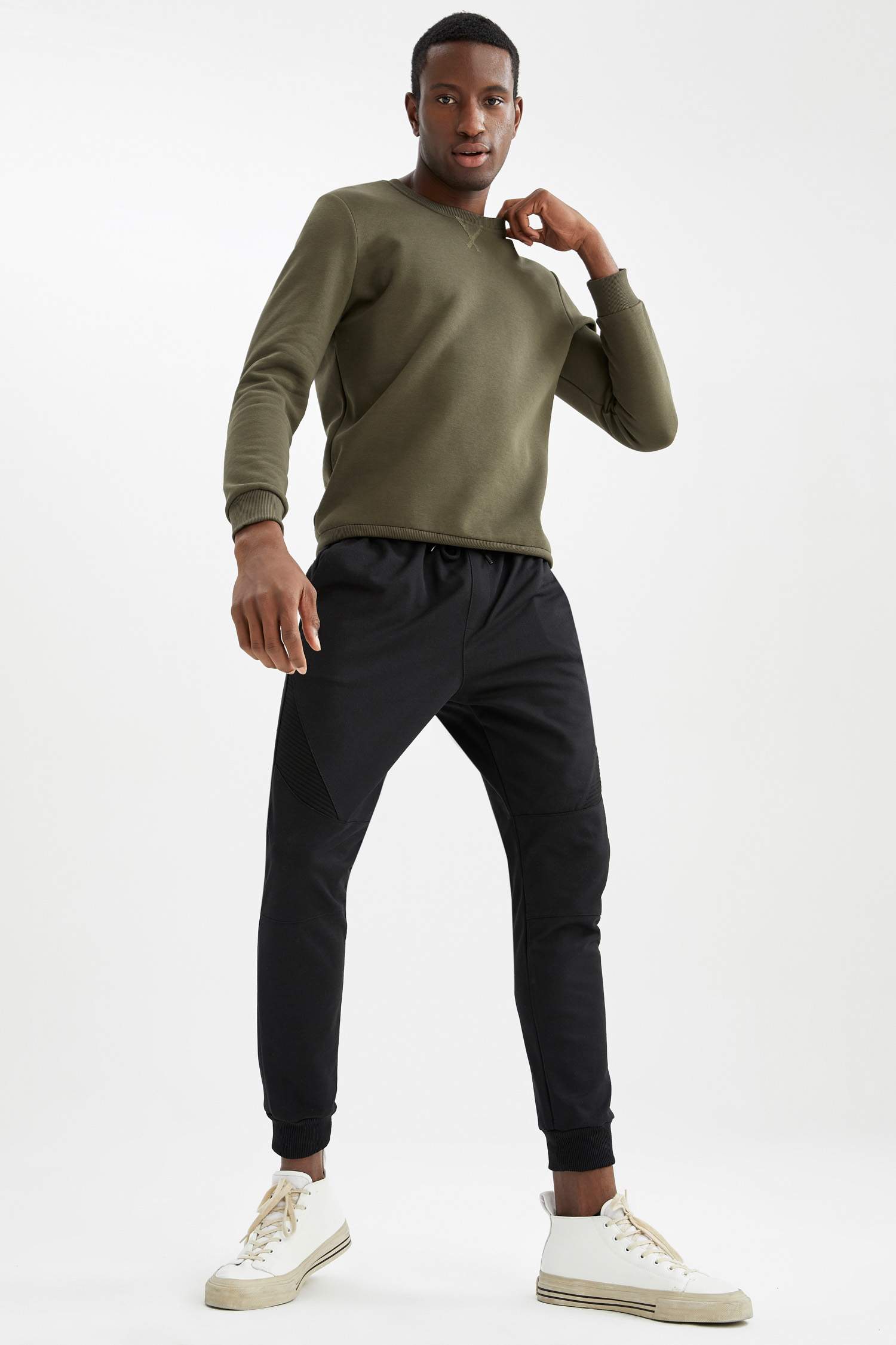 Regular Fit Bisiklet Yaka Basic Pamuklu Sweatshirt
