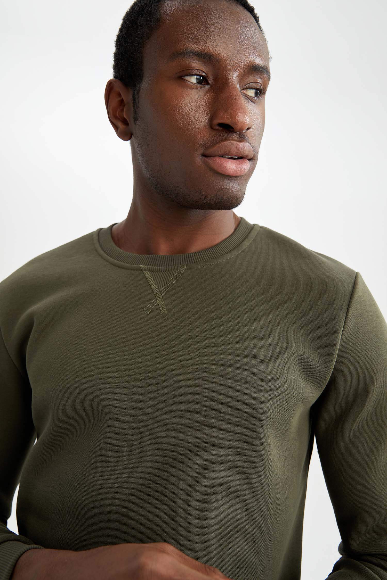 Regular Fit Bisiklet Yaka Basic Pamuklu Sweatshirt
