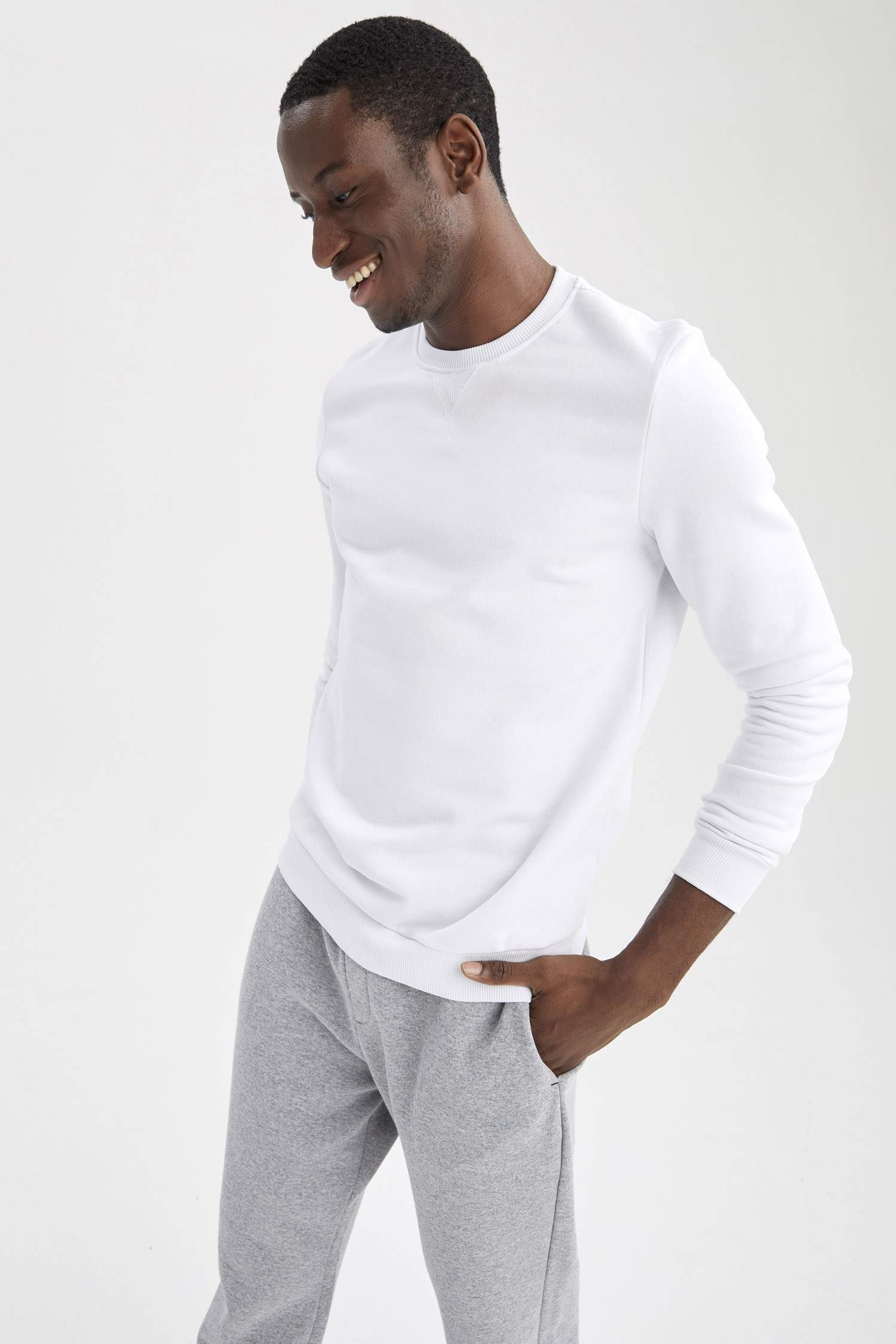 Regular Fit Bisiklet Yaka Basic Pamuklu Sweatshirt