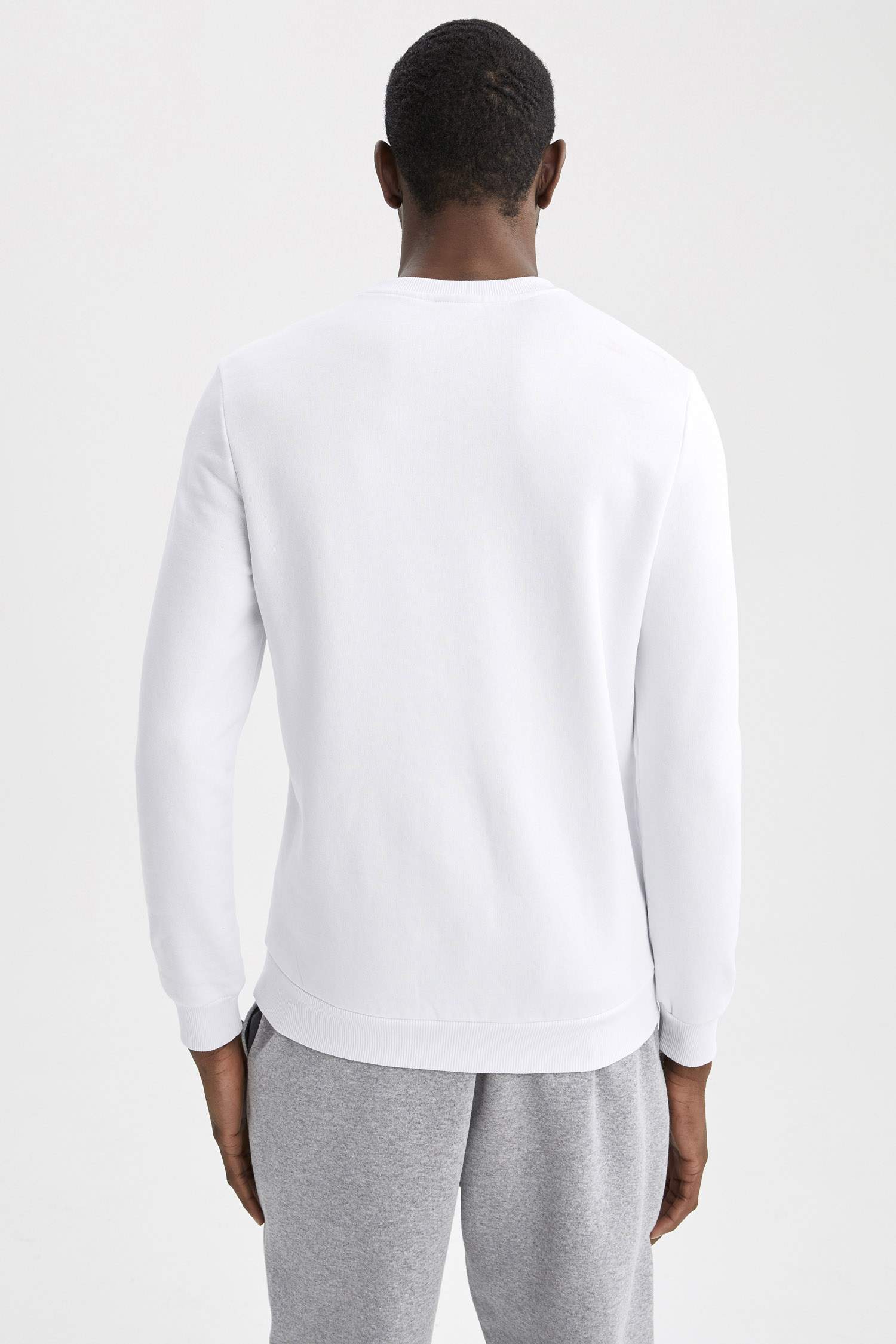 Regular Fit Bisiklet Yaka Basic Pamuklu Sweatshirt