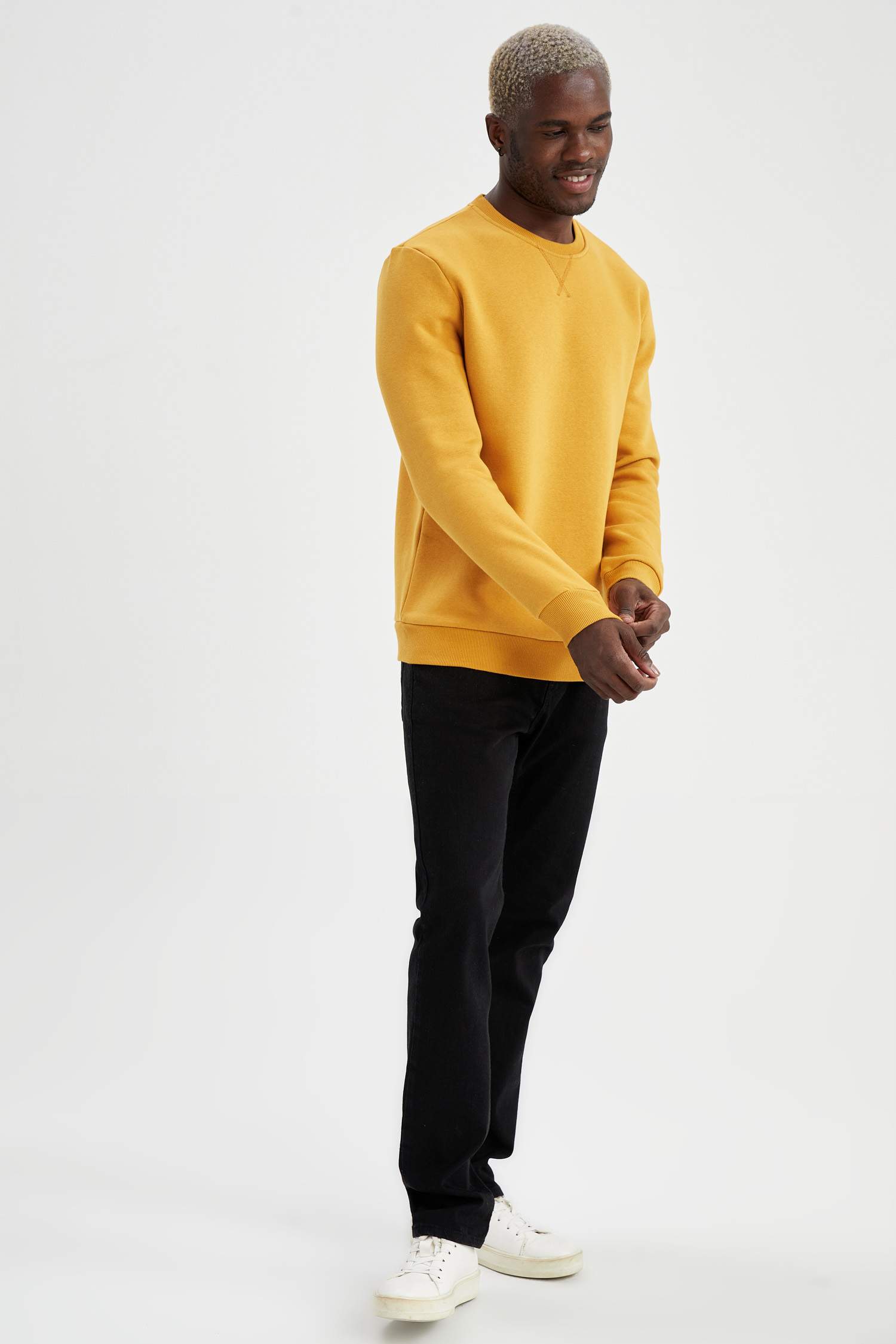 Regular Fit Bisiklet Yaka Basic Pamuklu Sweatshirt