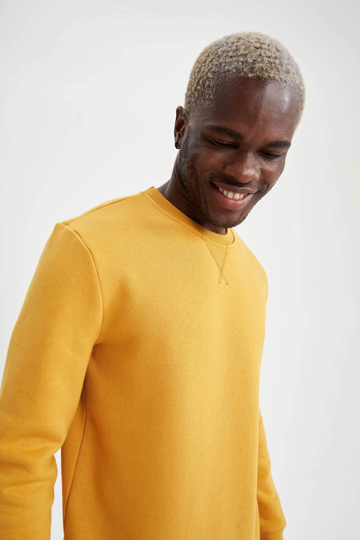 Regular Fit Bisiklet Yaka Basic Pamuklu Sweatshirt
