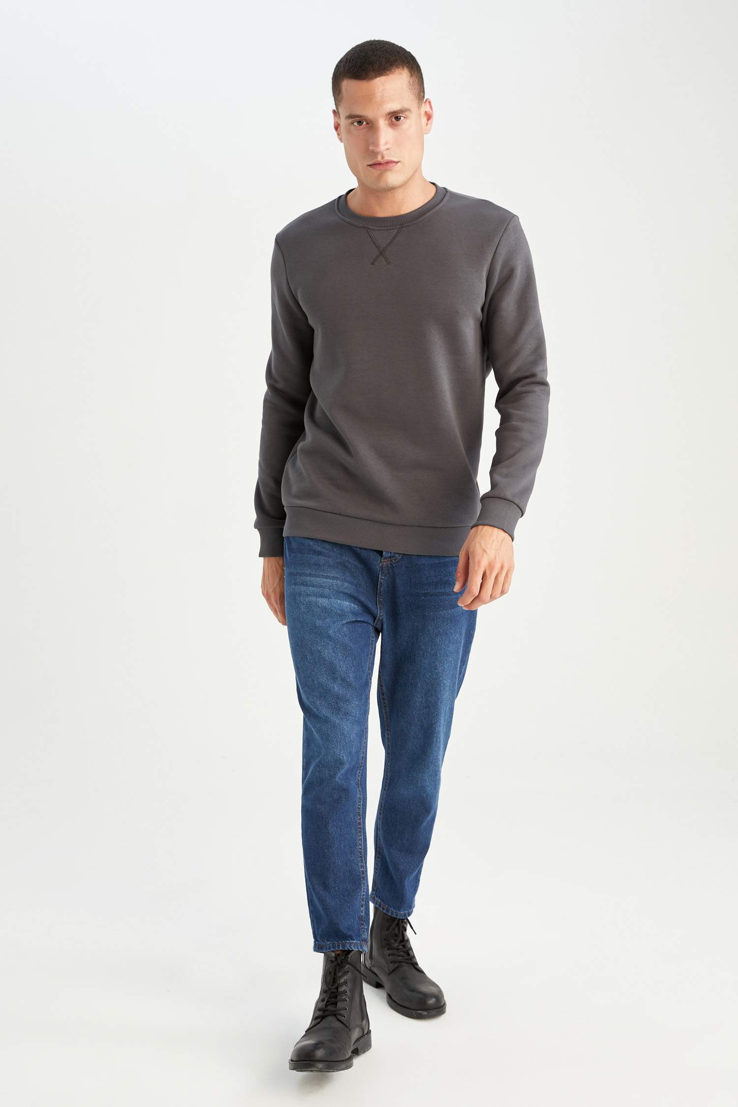 Regular Fit Bisiklet Yaka Basic Pamuklu Sweatshirt