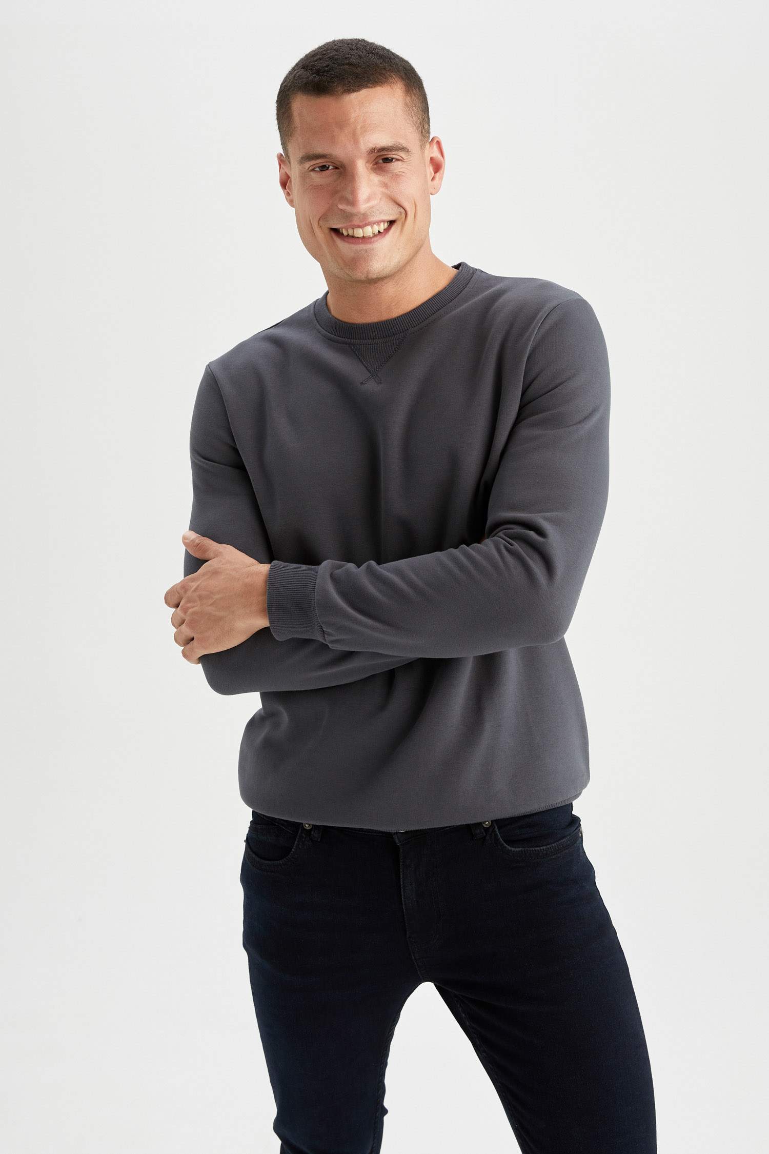 Regular Fit Bisiklet Yaka Basic Pamuklu Sweatshirt