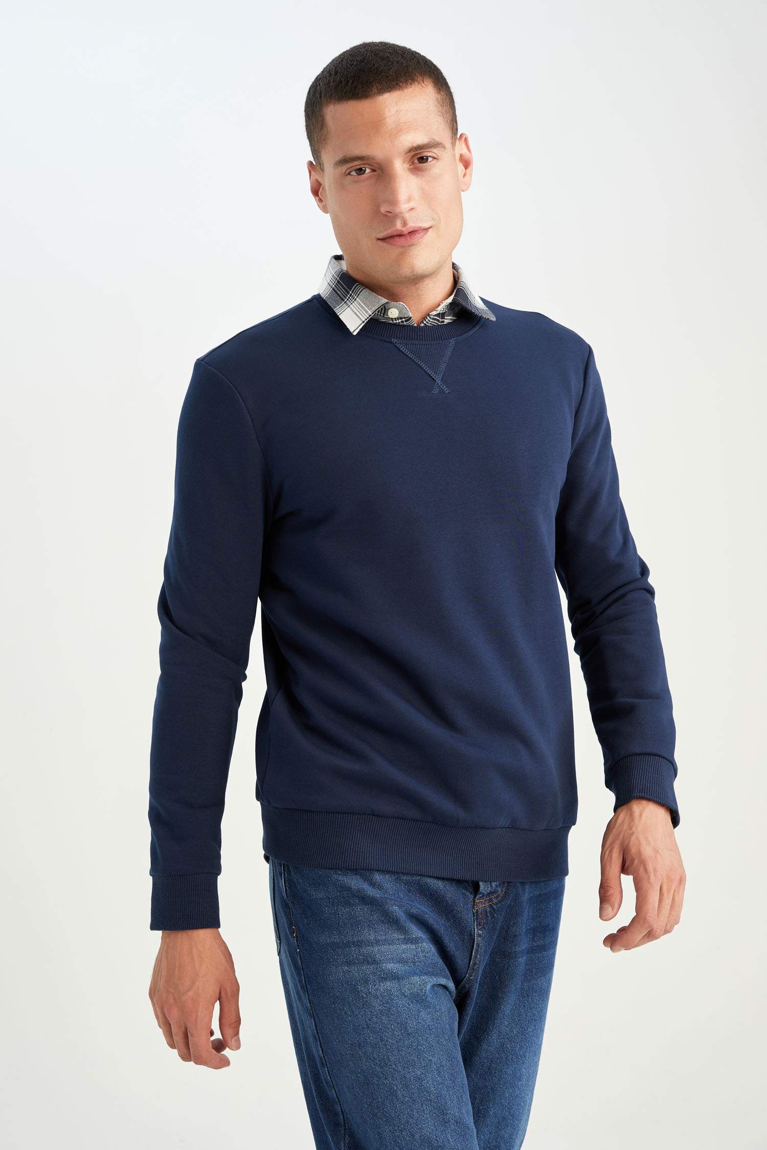 Regular Fit Bisiklet Yaka Basic Pamuklu Sweatshirt