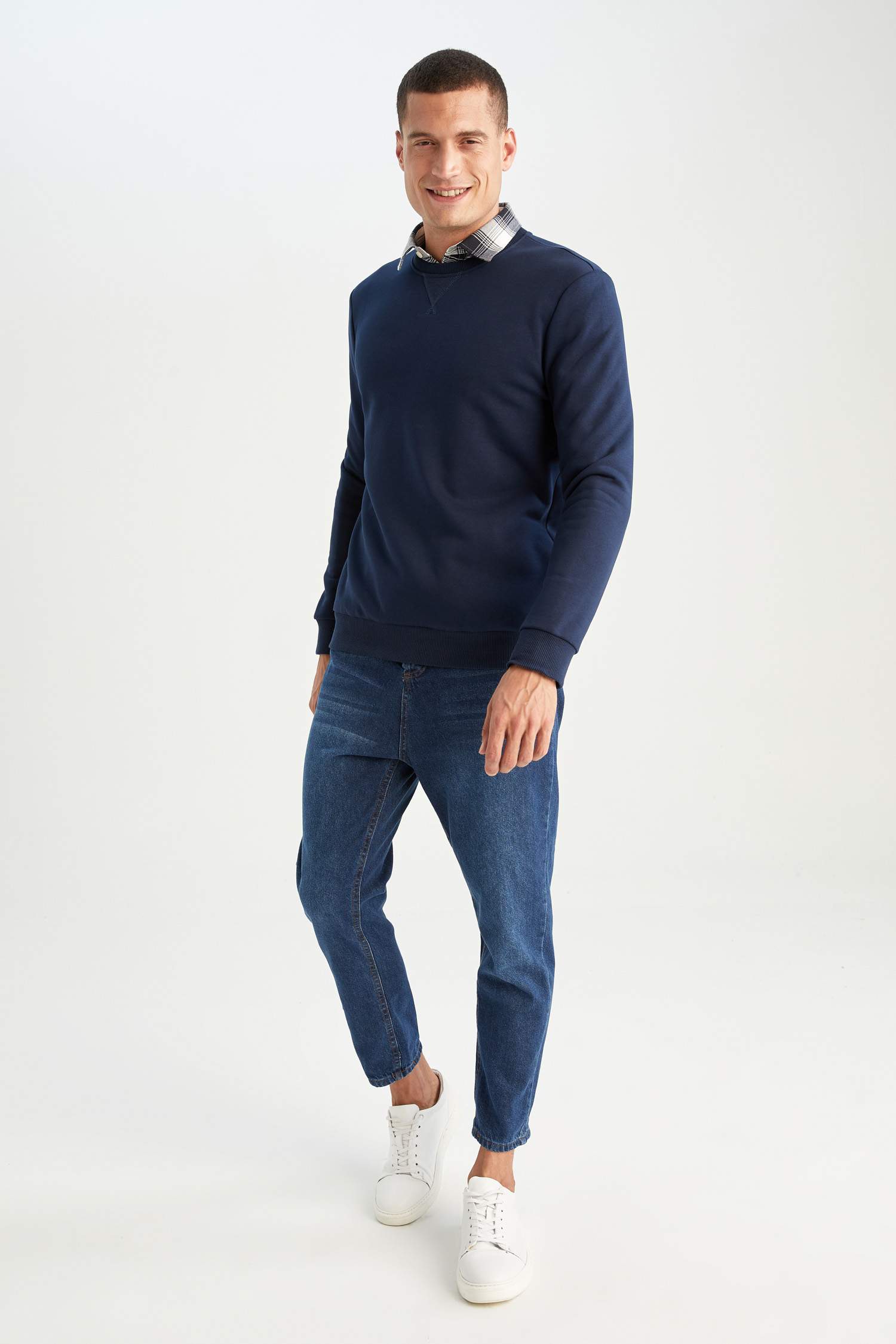 Regular Fit Bisiklet Yaka Basic Pamuklu Sweatshirt