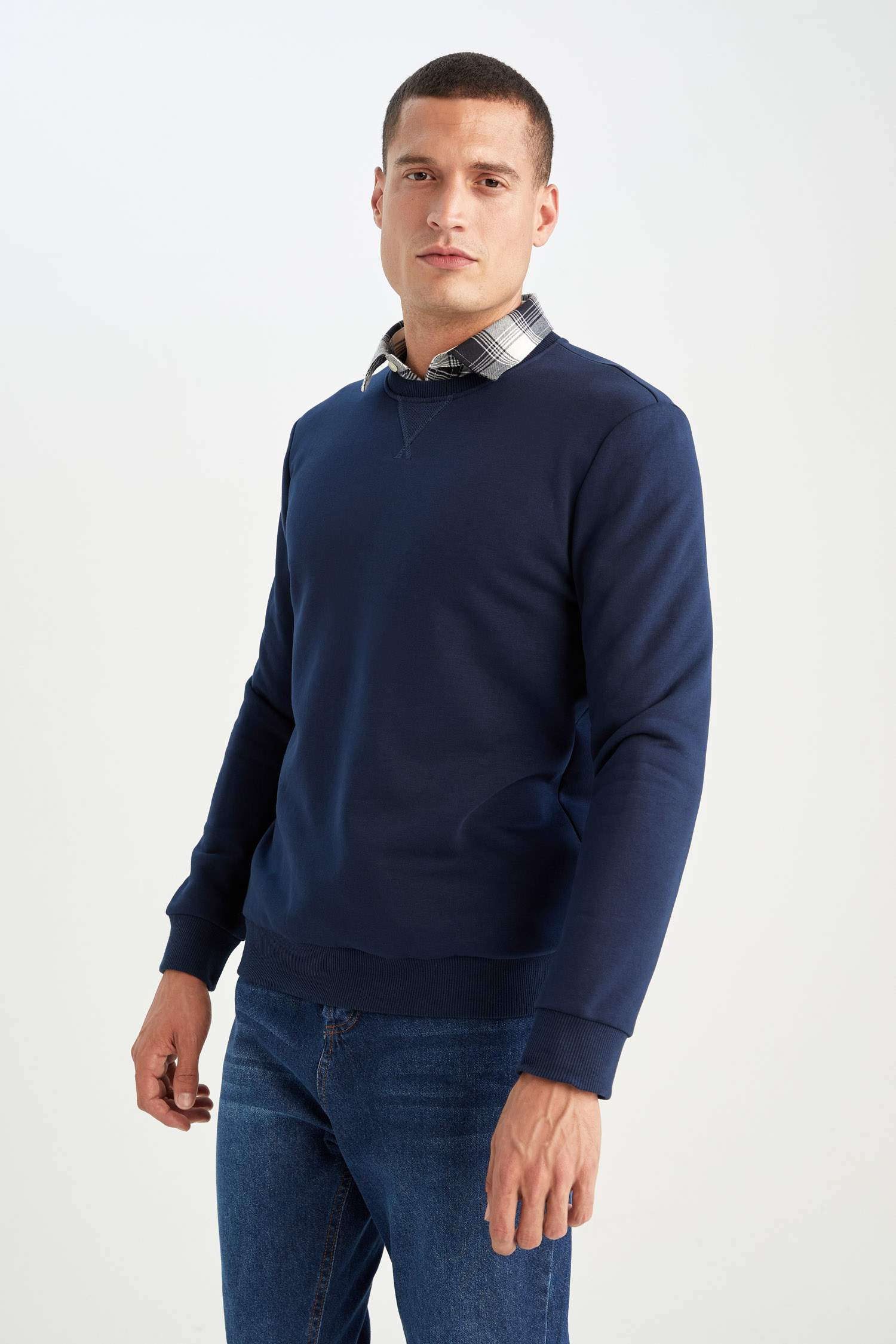 Regular Fit Bisiklet Yaka Basic Pamuklu Sweatshirt