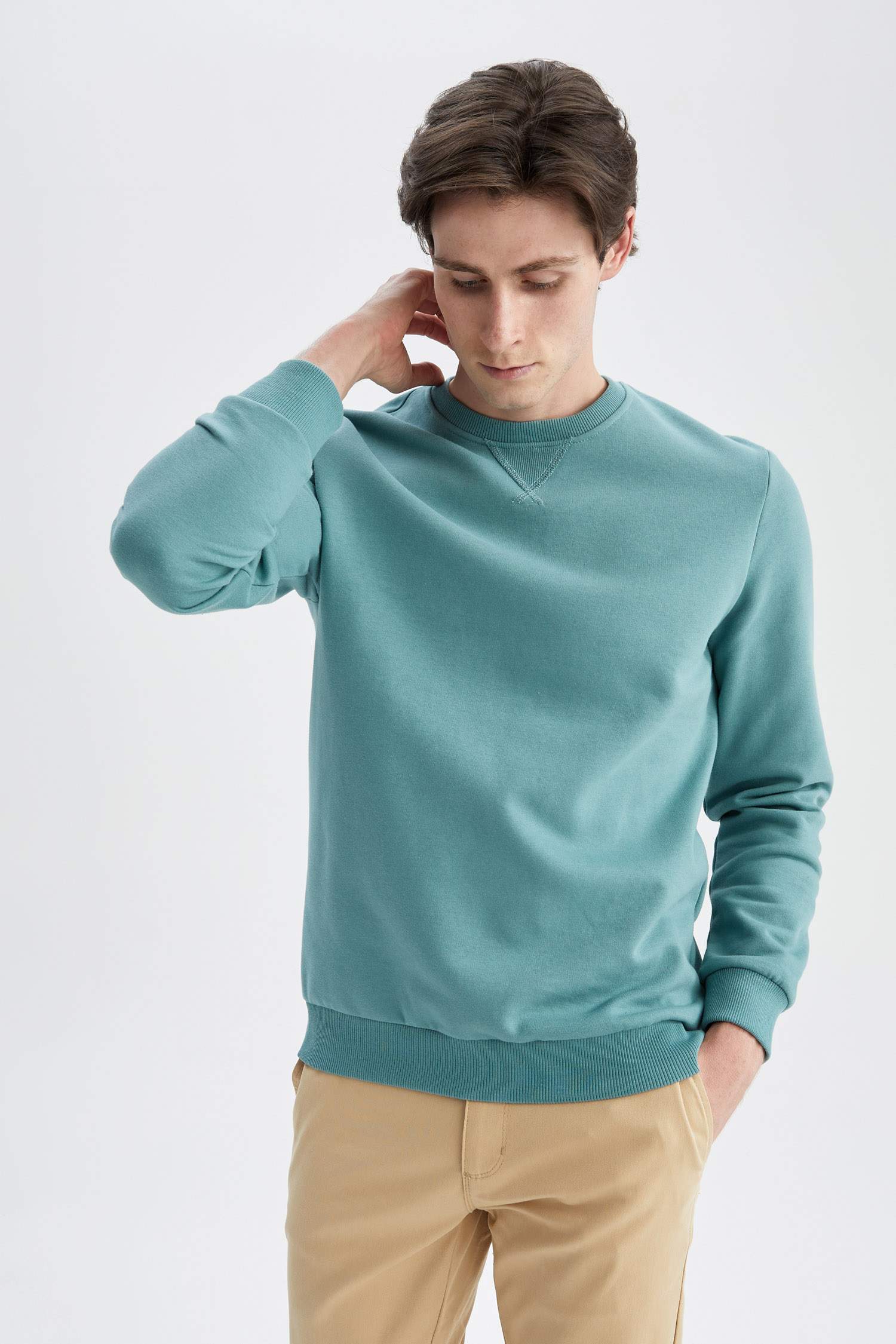 Regular Fit Bisiklet Yaka Basic Pamuklu Sweatshirt