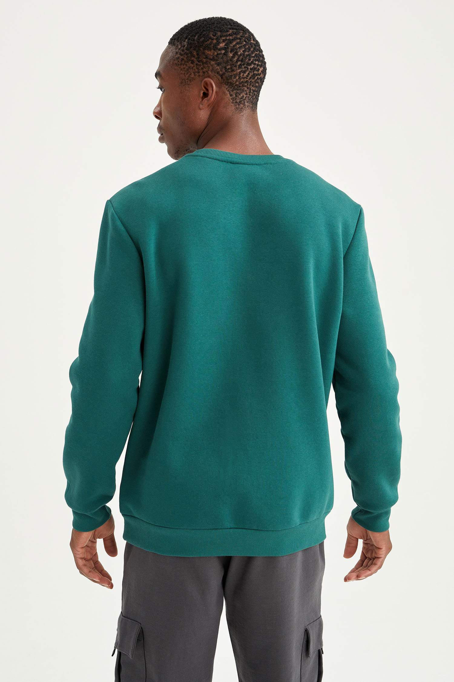 Regular Fit Bisiklet Yaka Basic Pamuklu Sweatshirt