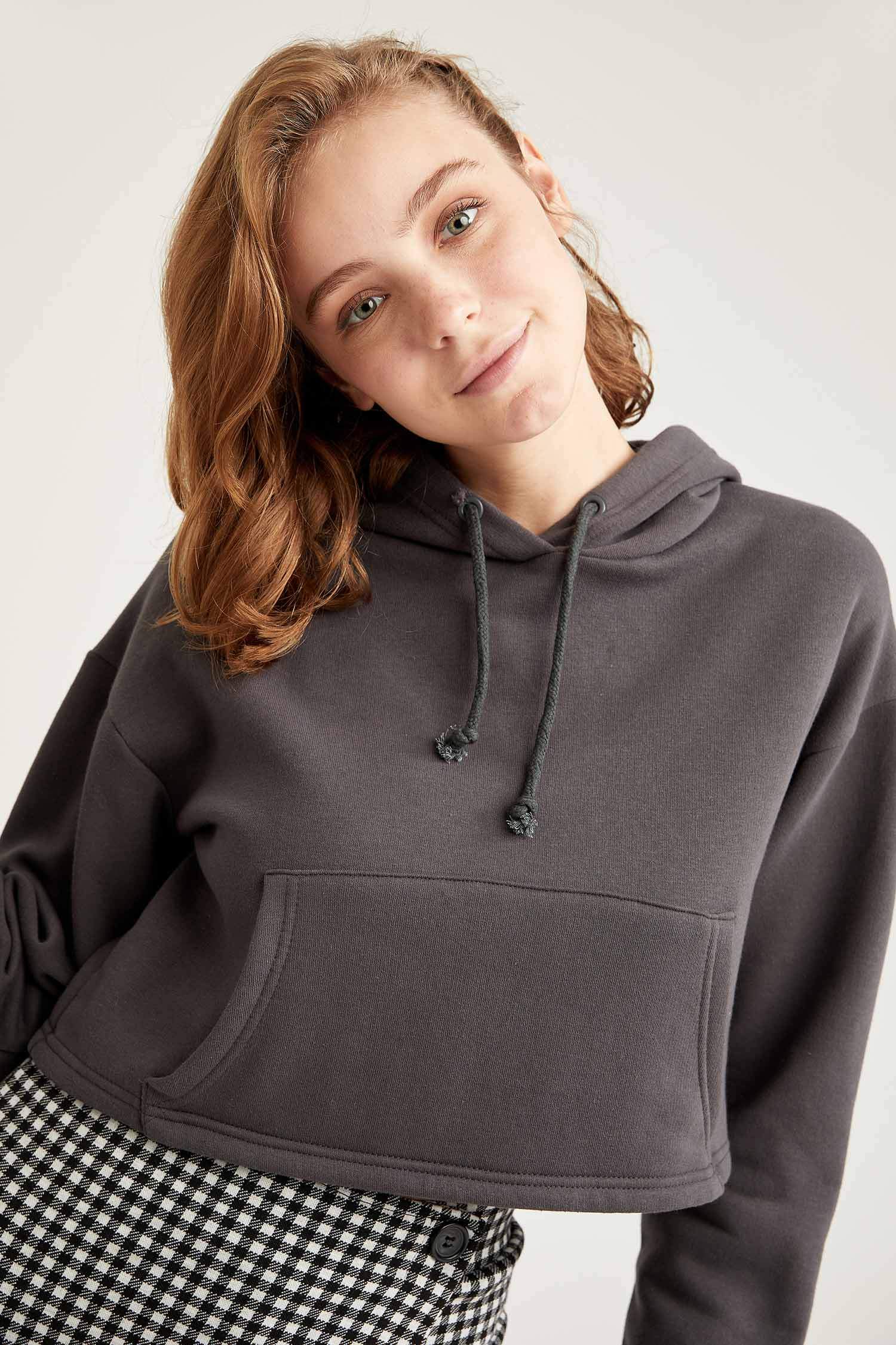 Basic Kapüşonlu Relax Fit Crop Sweatshirt