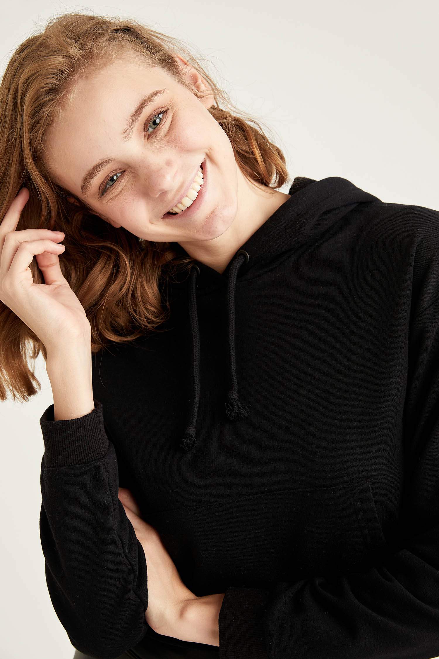 Basic Kapüşonlu Relax Fit Crop Sweatshirt